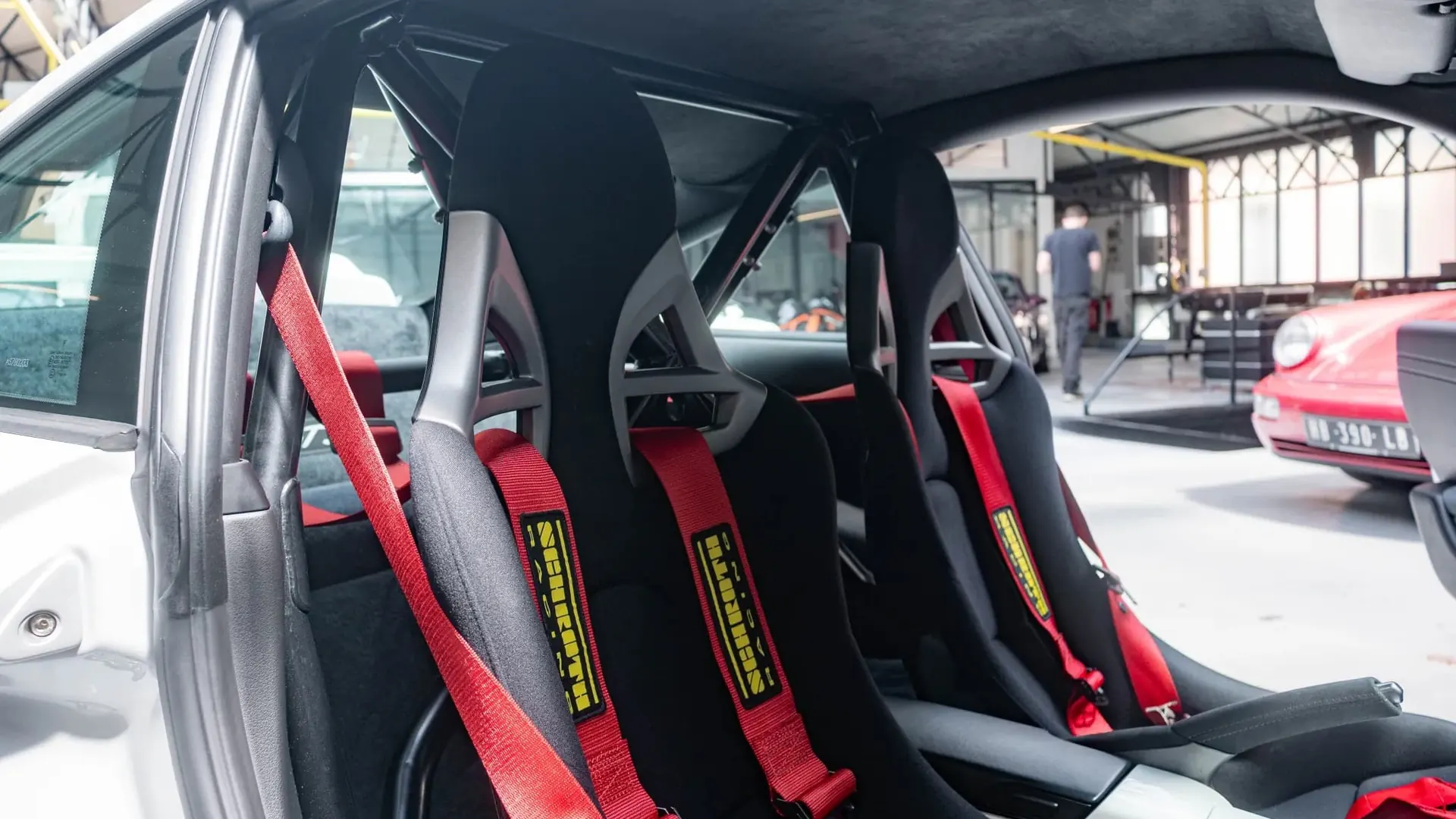 Porsche 911 — photo 25