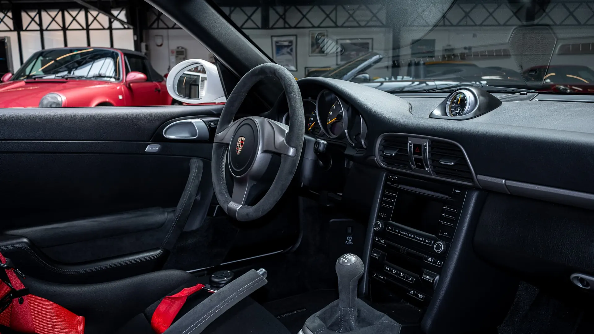 Porsche 911 — photo 13