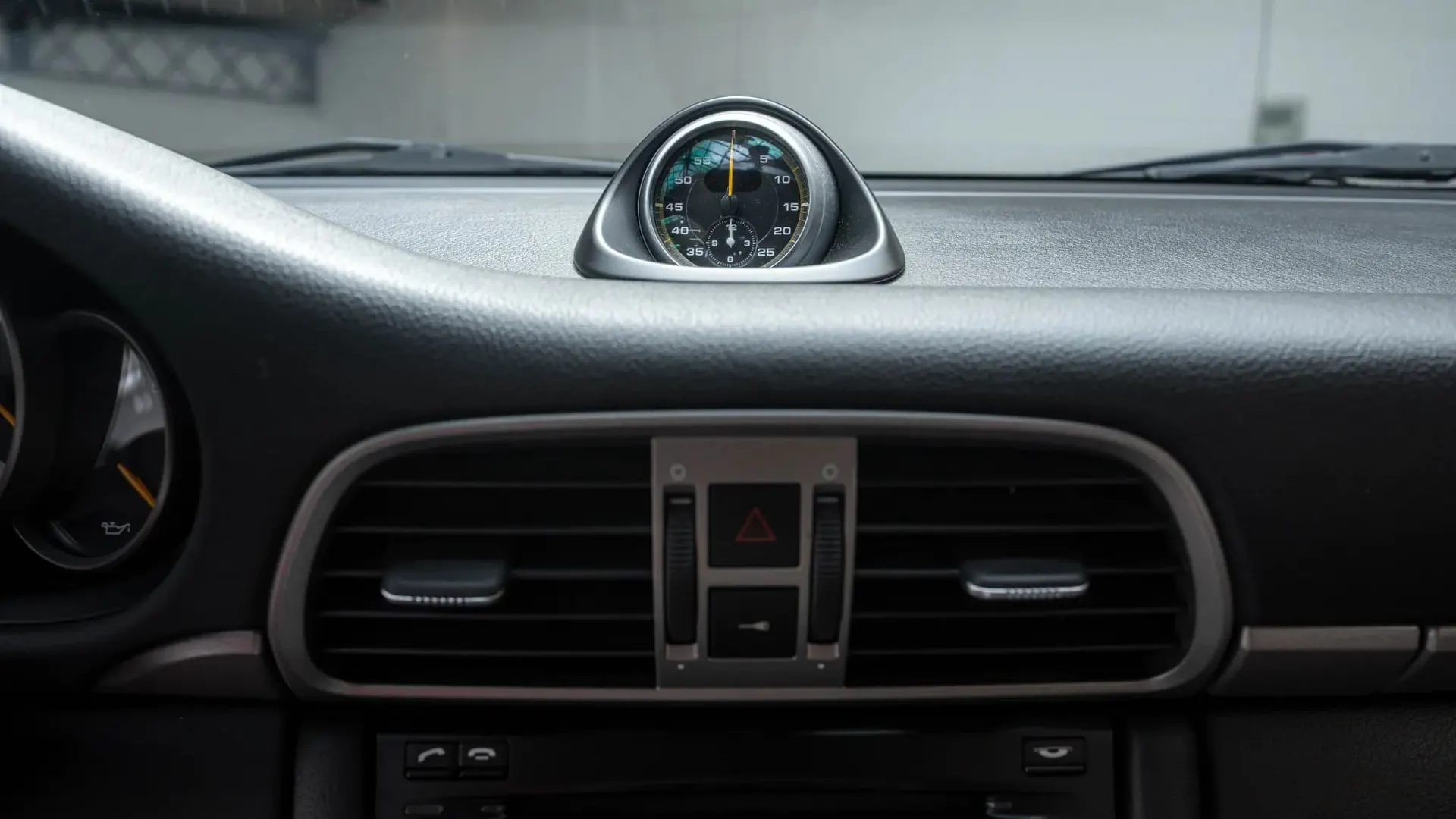 Porsche 911 — photo 11