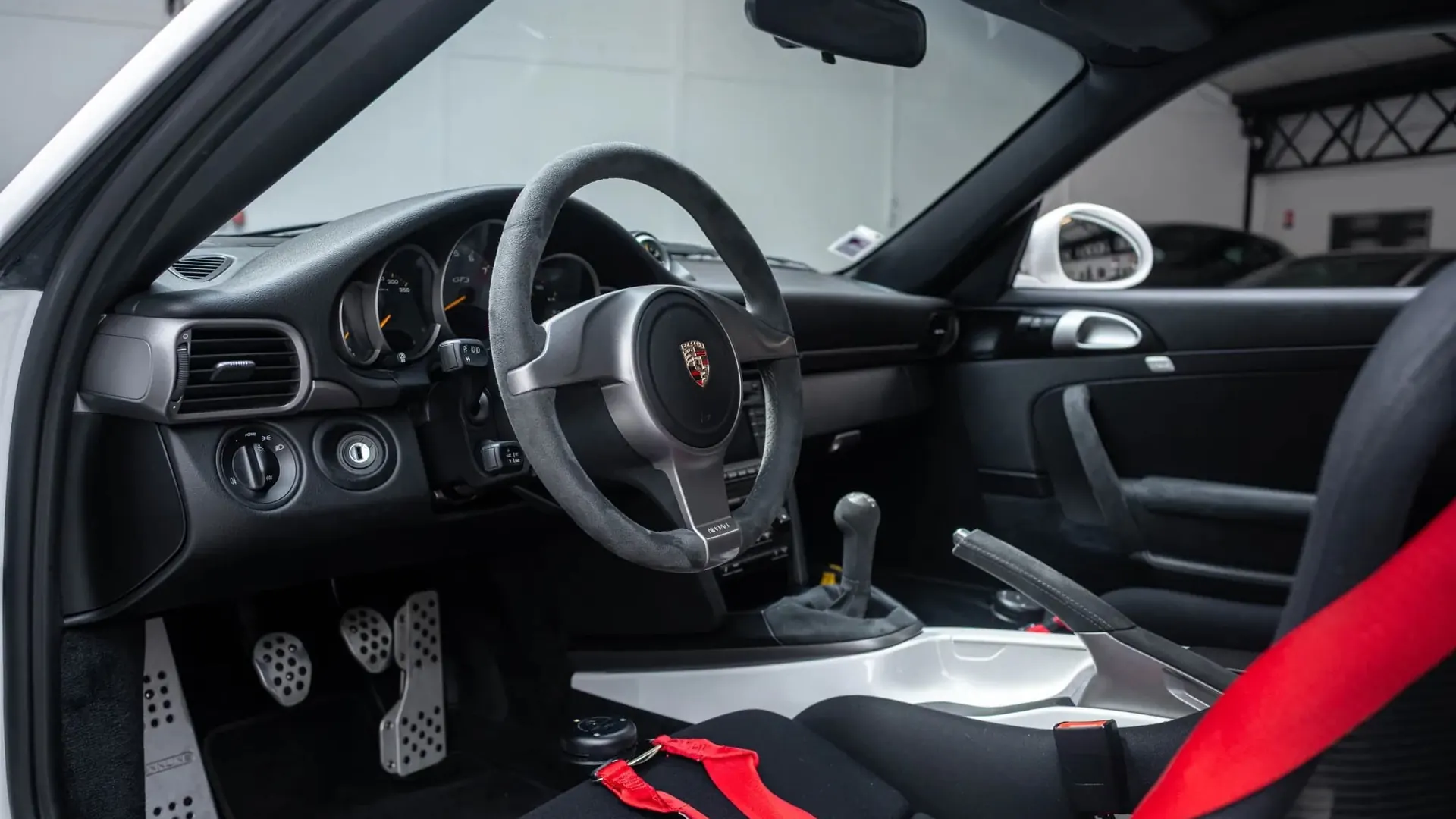 Porsche 911 — photo 8
