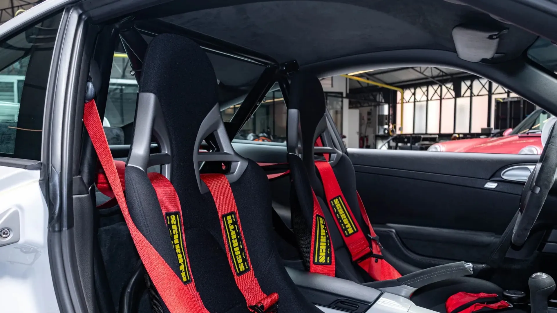 Porsche 911 — photo 16