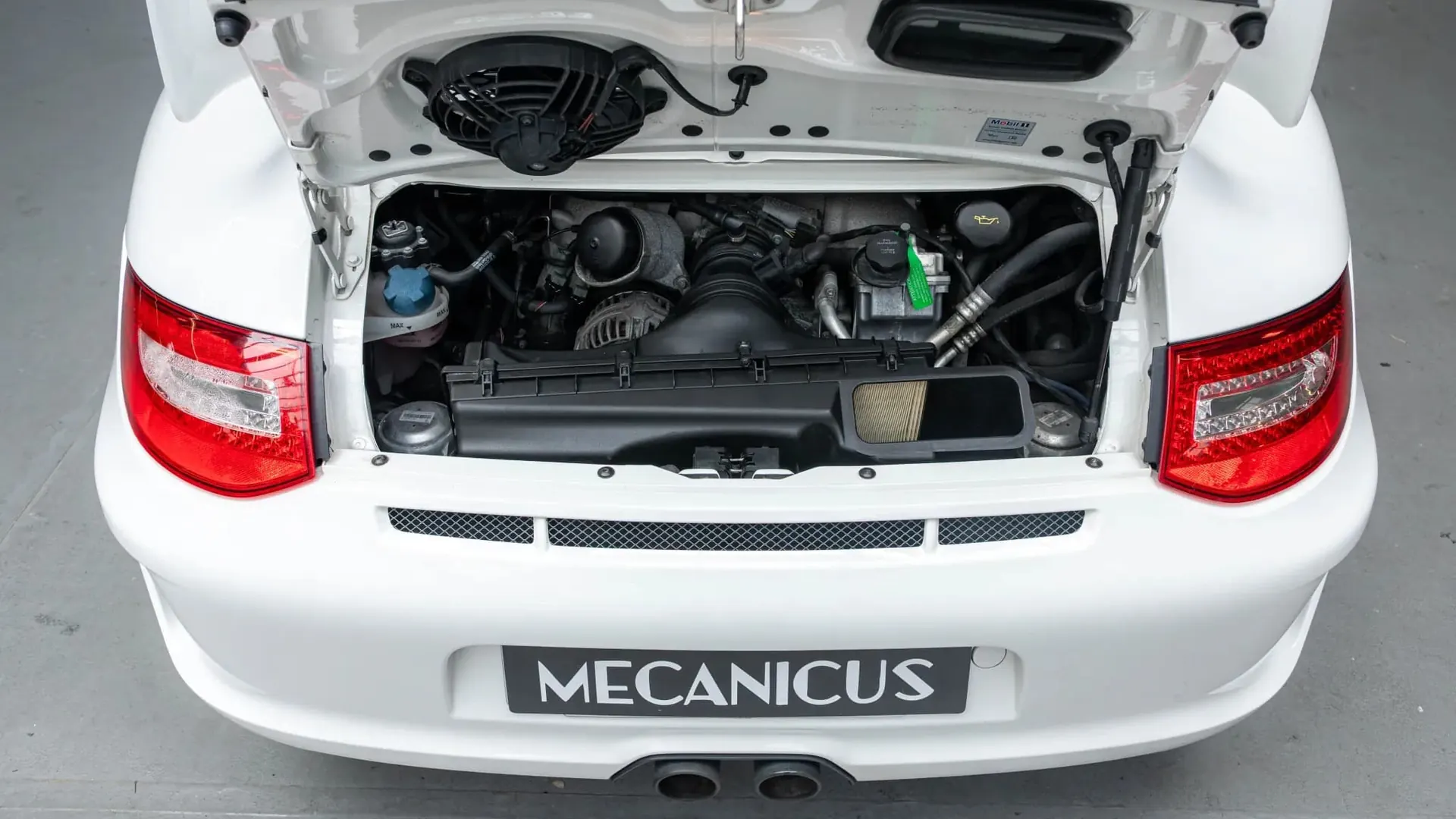 Porsche 911 — photo 36