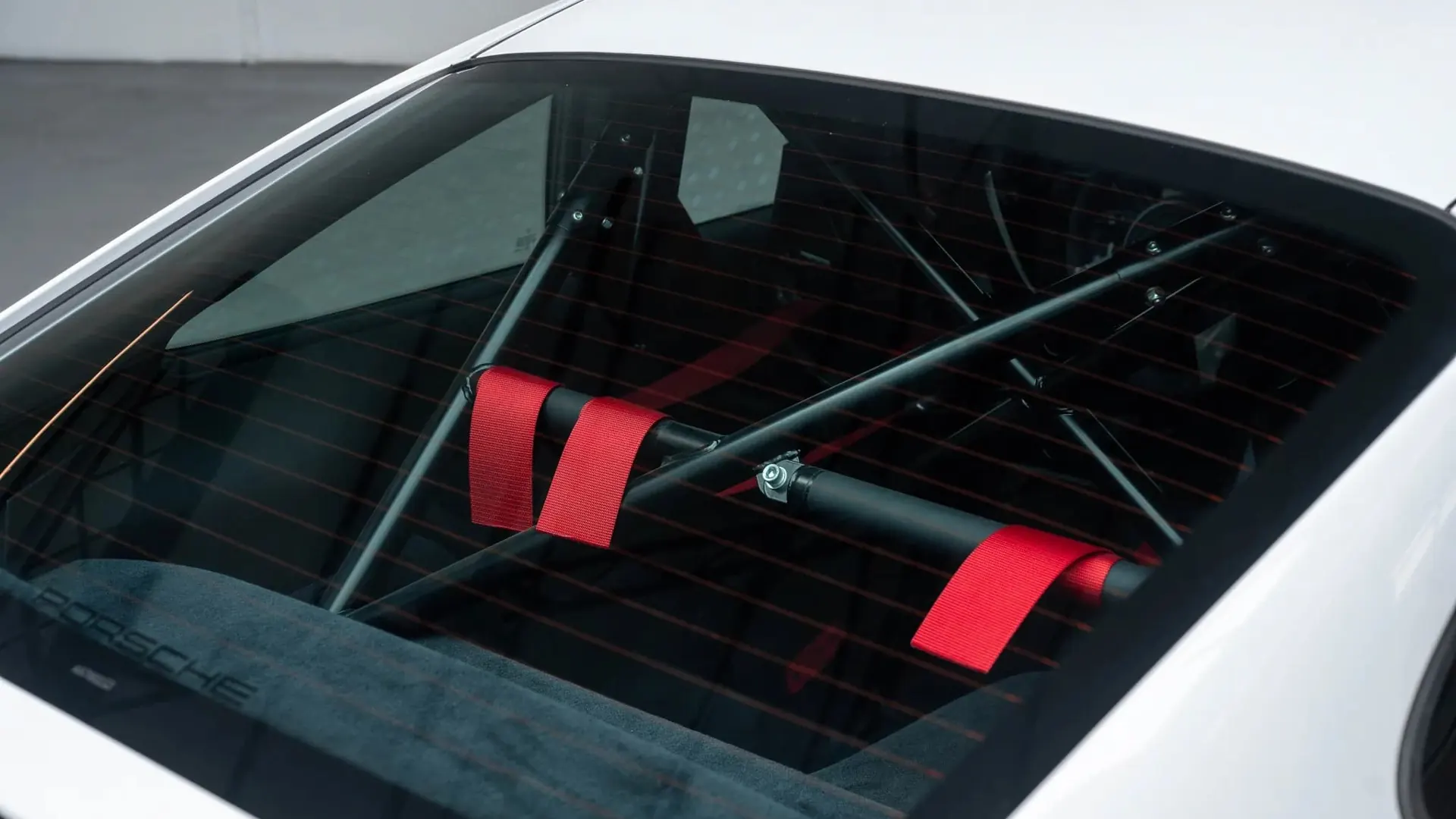 Porsche 911 — photo 27