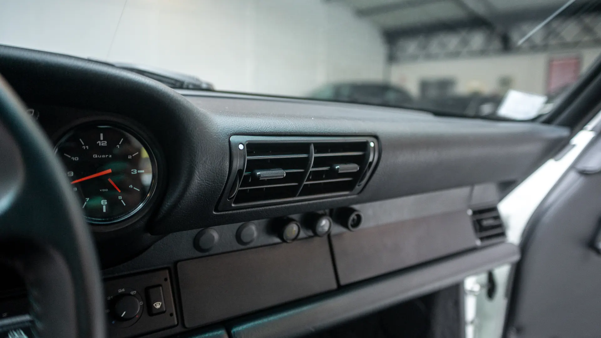 Porsche 964 — photo 16