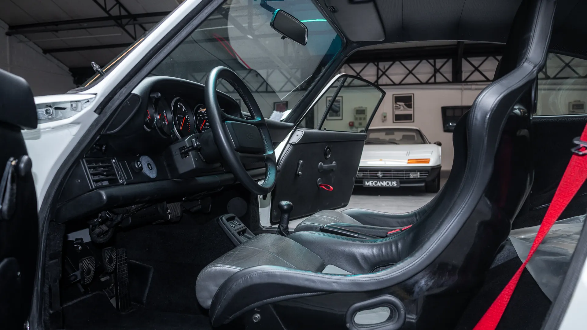 Porsche 964 — photo 9