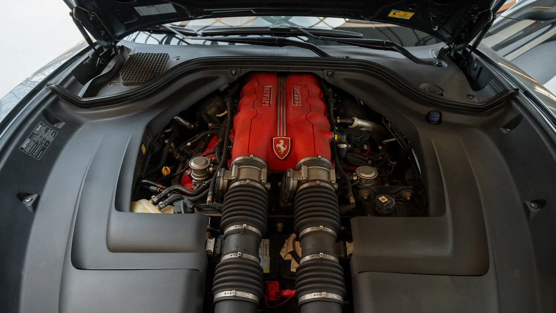 Ferrari California — photo 32