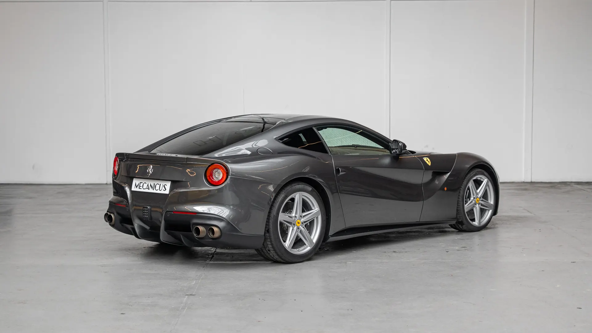 Ferrari F12 — photo 2
