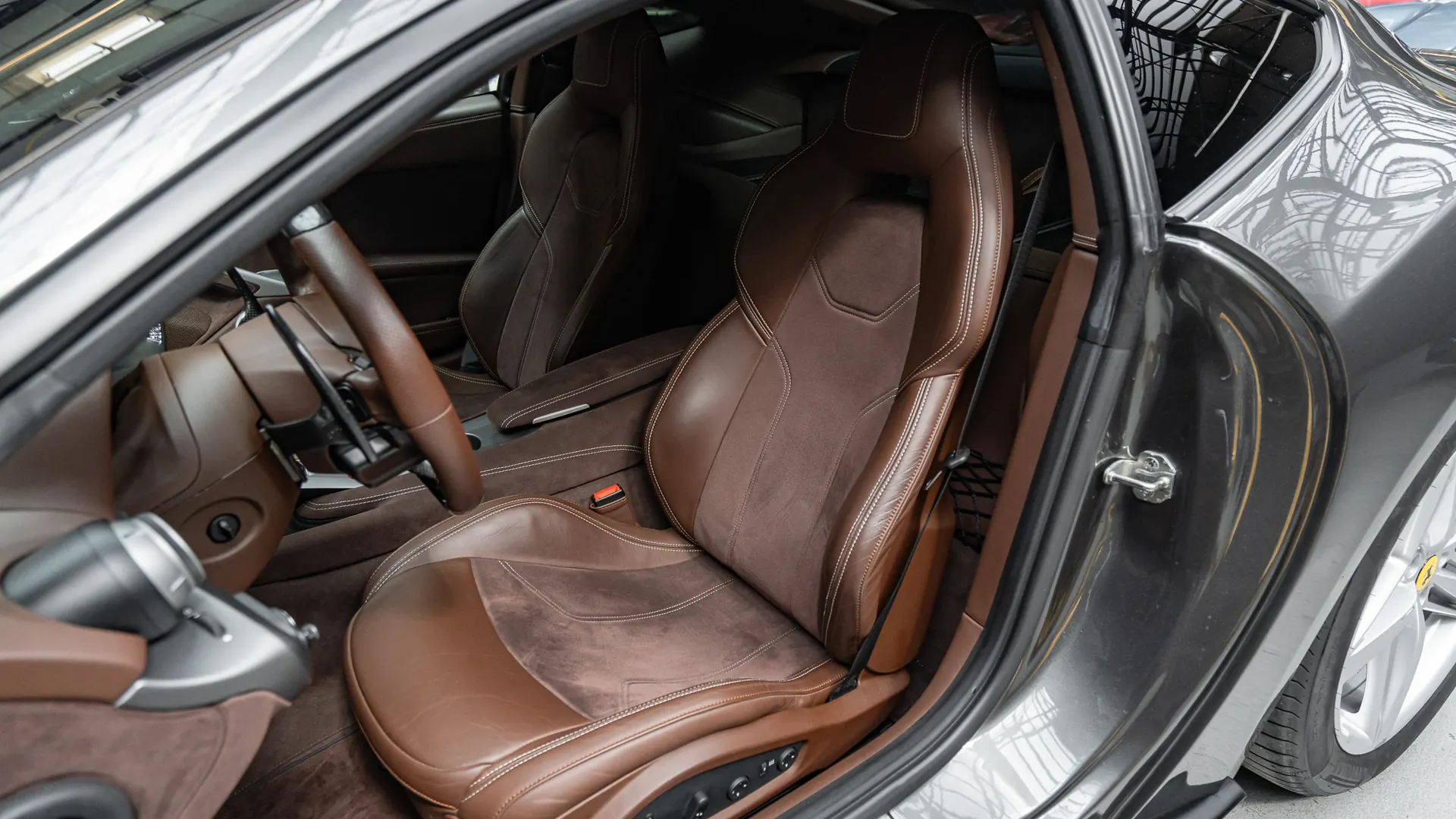 Ferrari F12 — photo 10