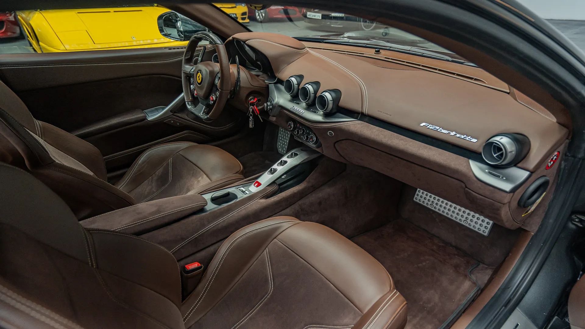 Ferrari F12 — photo 13