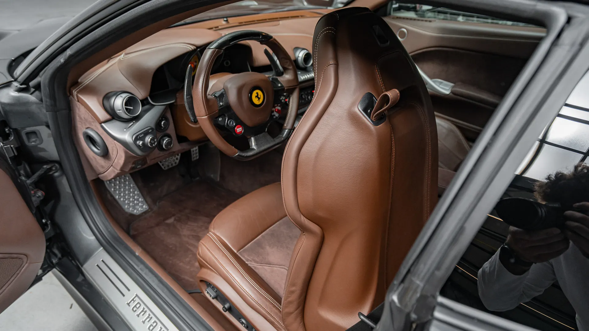 Ferrari F12 — photo 11