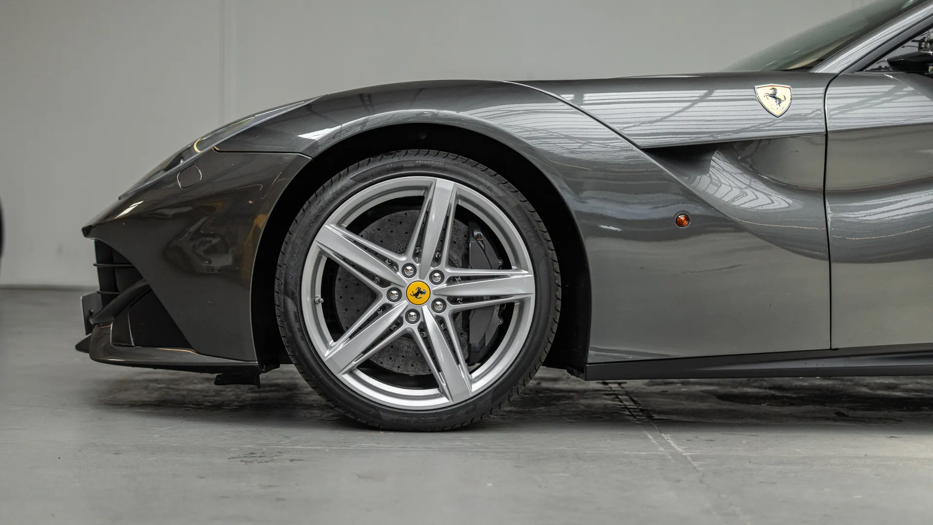 Ferrari F12 — photo 6