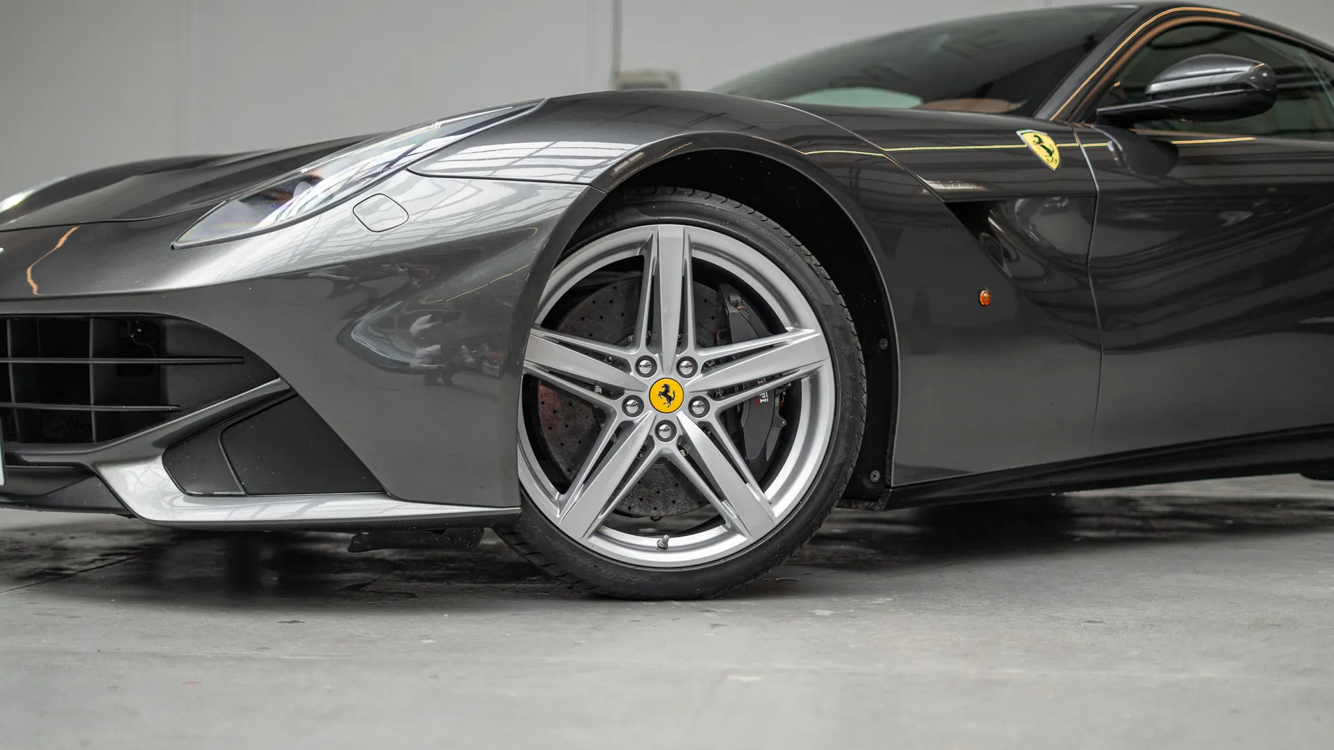 Ferrari F12 — photo 36