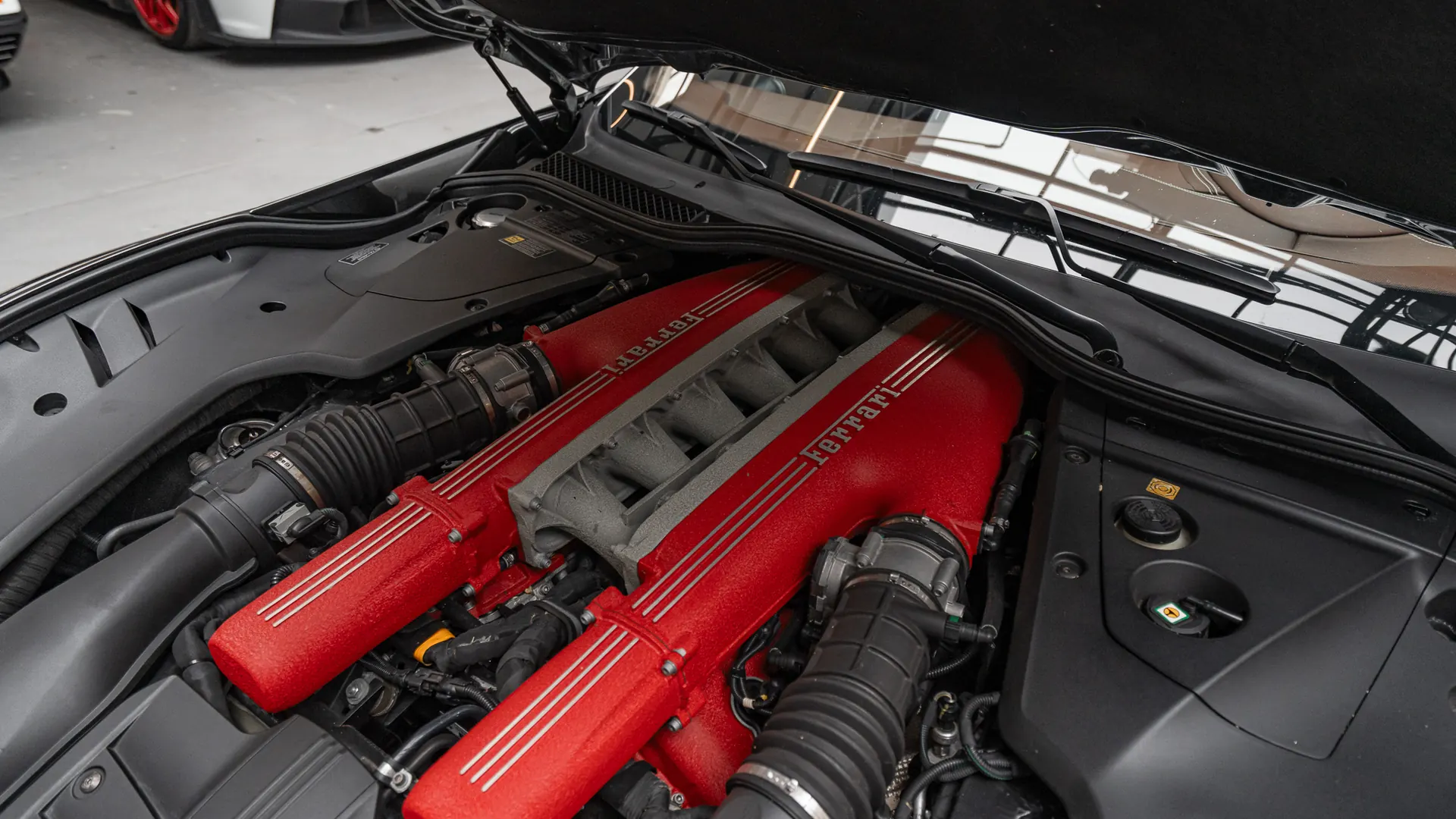 Ferrari F12 — photo 48