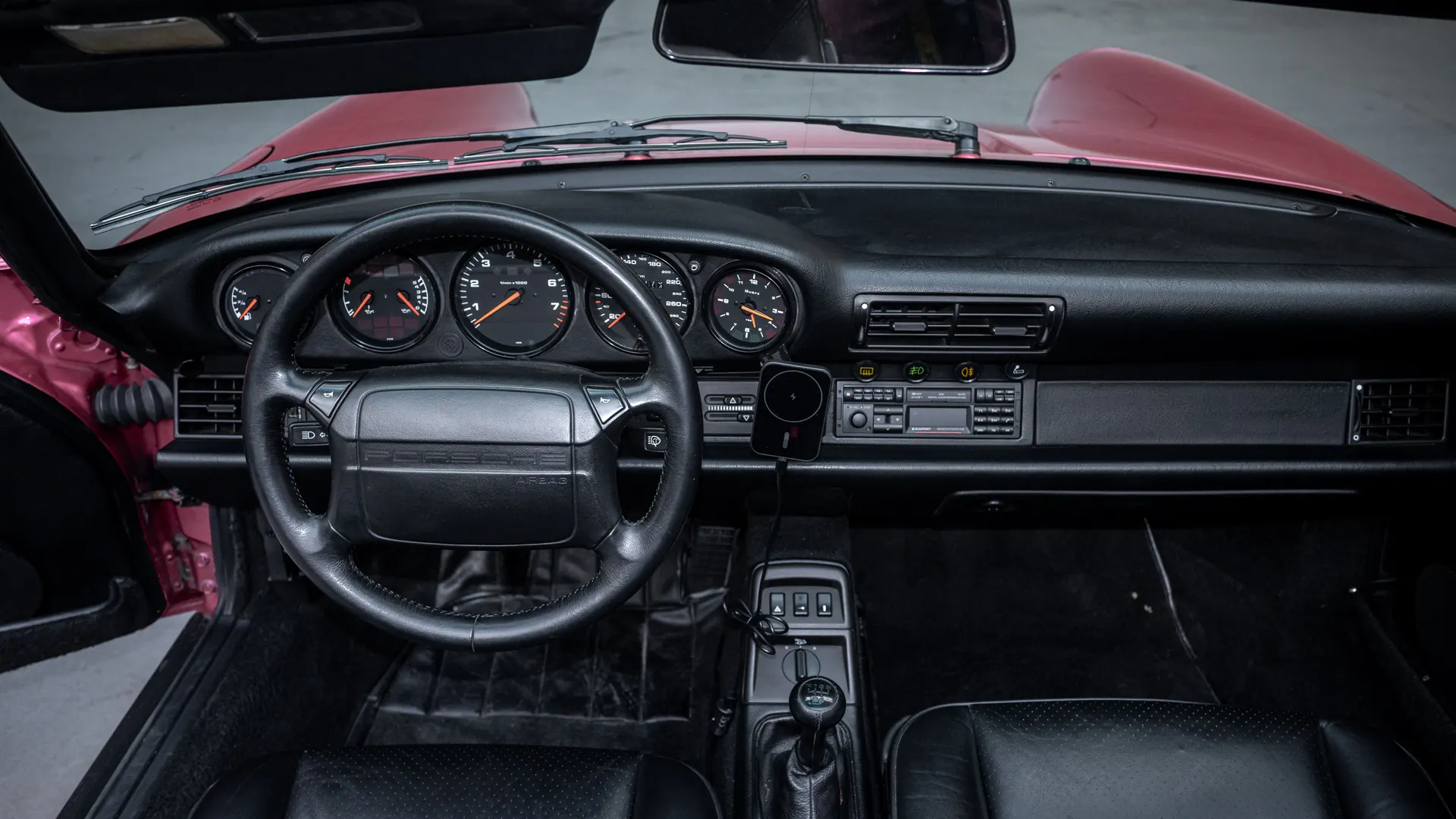Porsche 911 — photo 17
