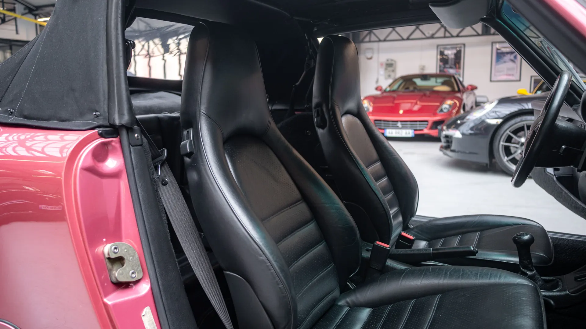 Porsche 911 — photo 27
