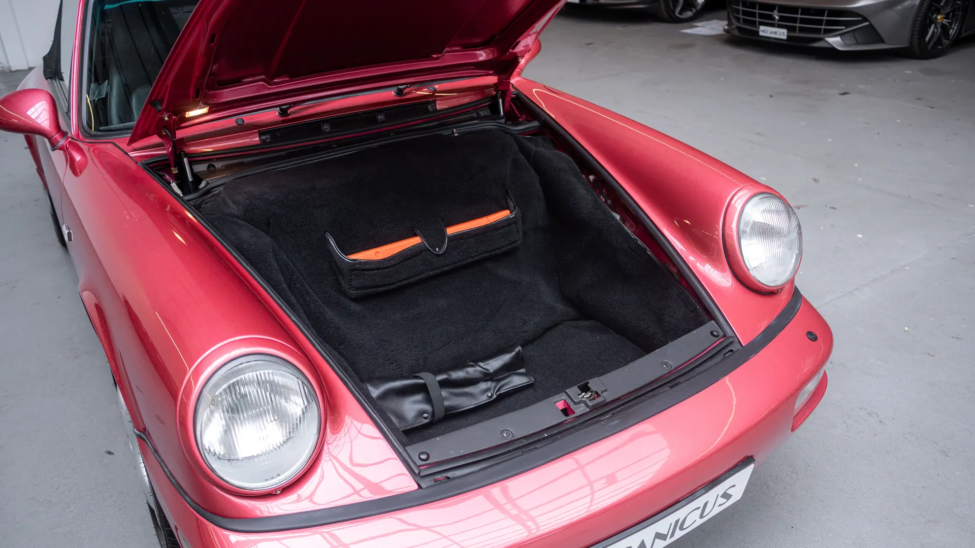 Porsche 911 — photo 31