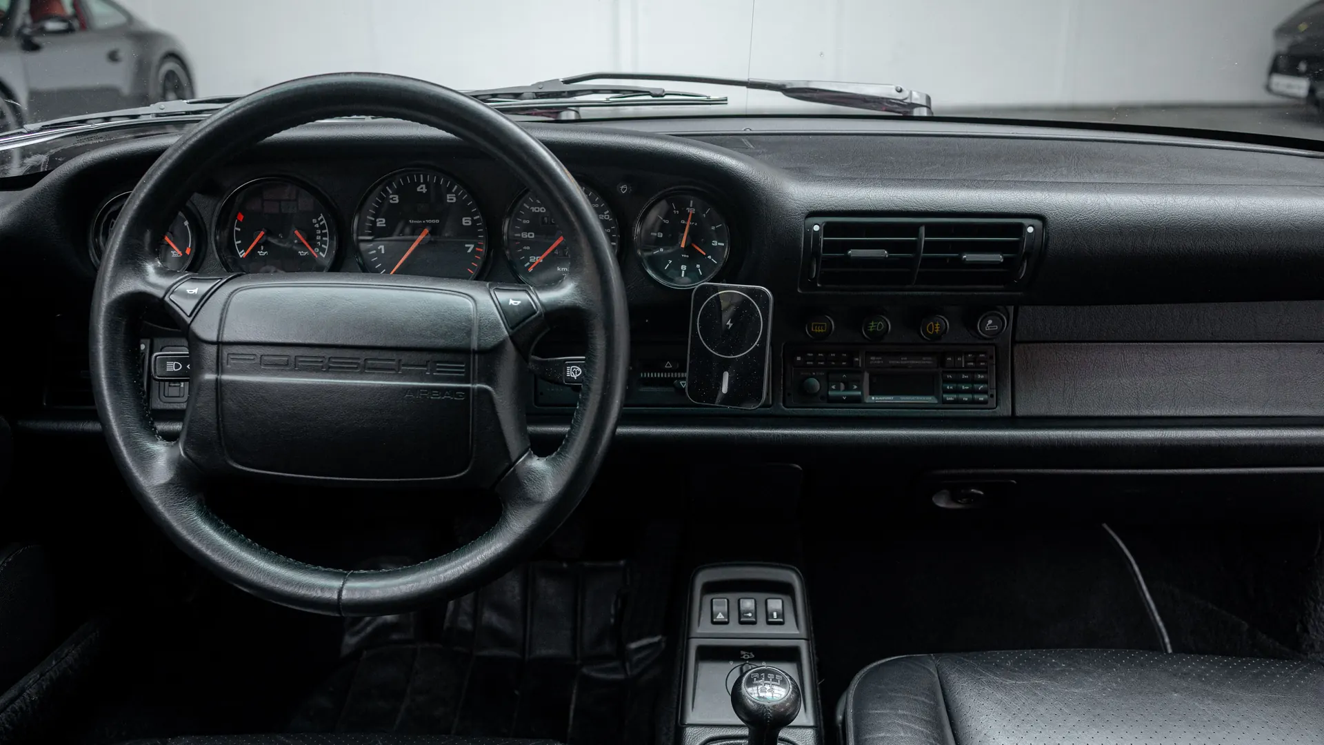 Porsche 911 — photo 21