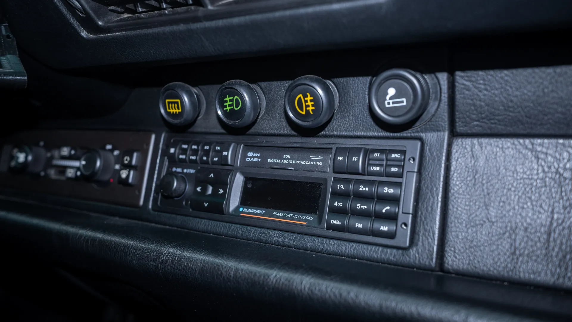 Porsche 911 — photo 23