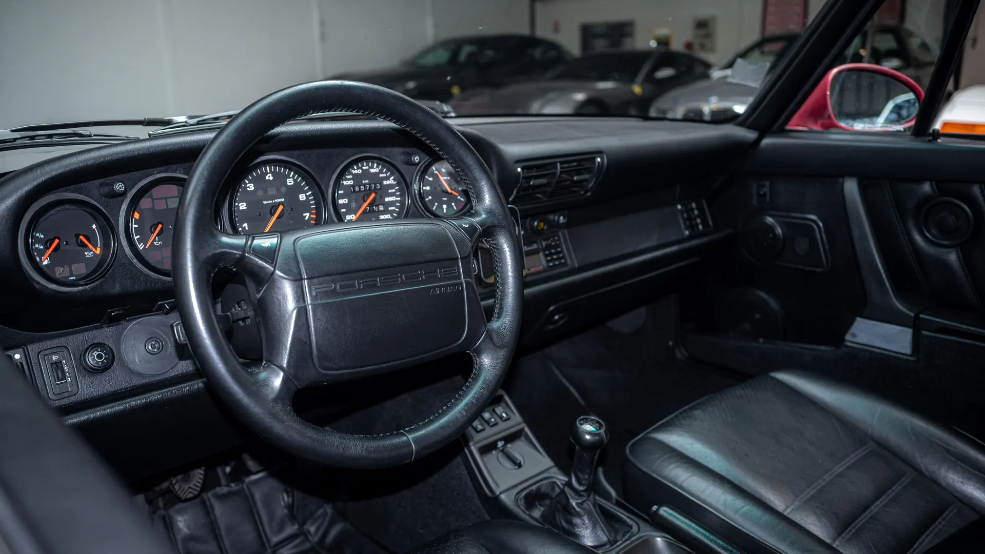 Porsche 911 — photo 16
