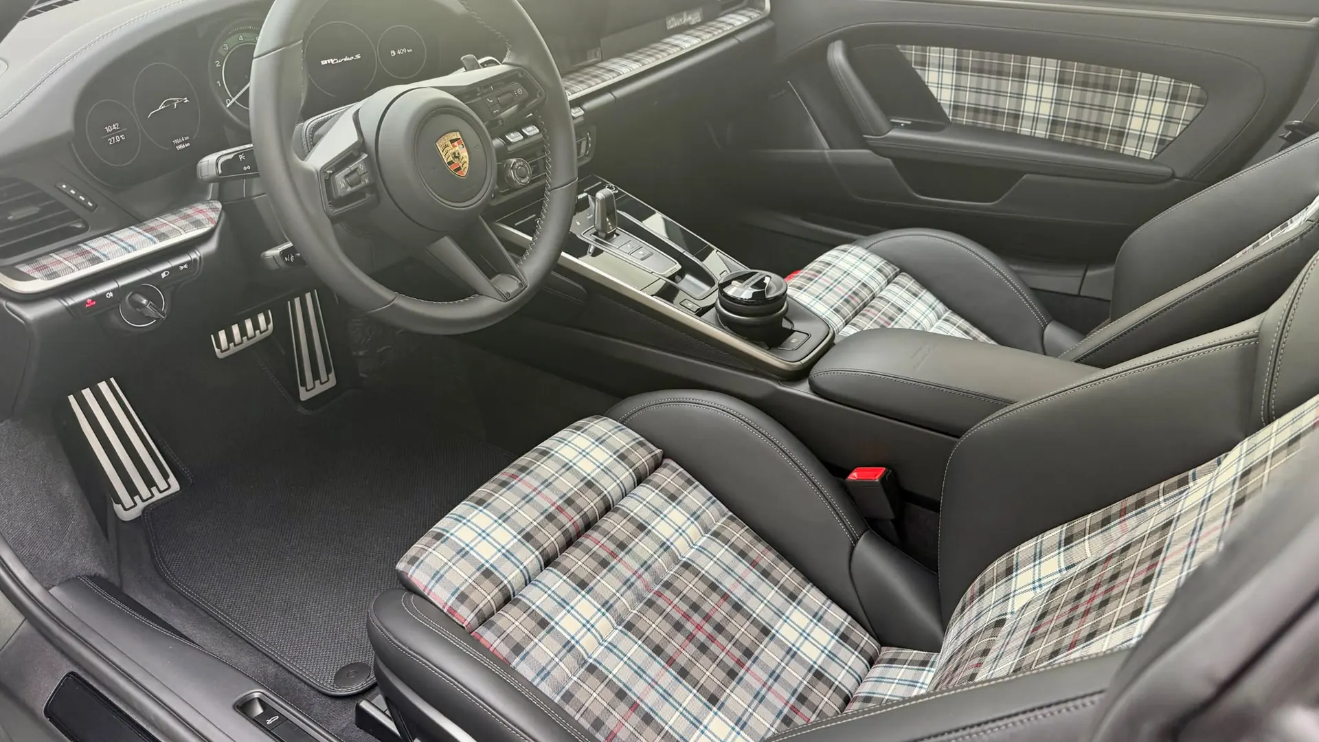 Porsche 992 — photo 8