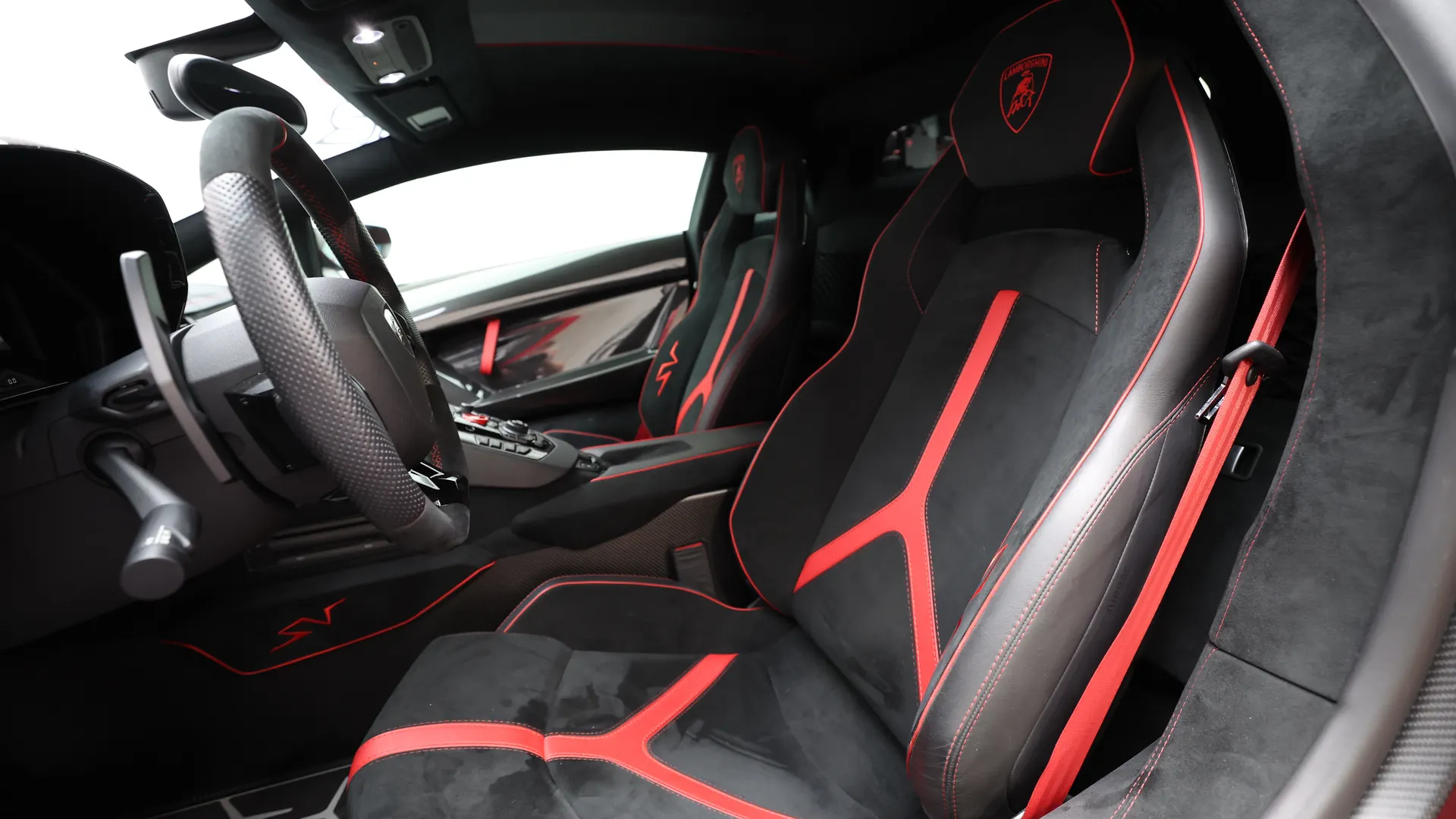 Lamborghini Aventador SV — photo 43