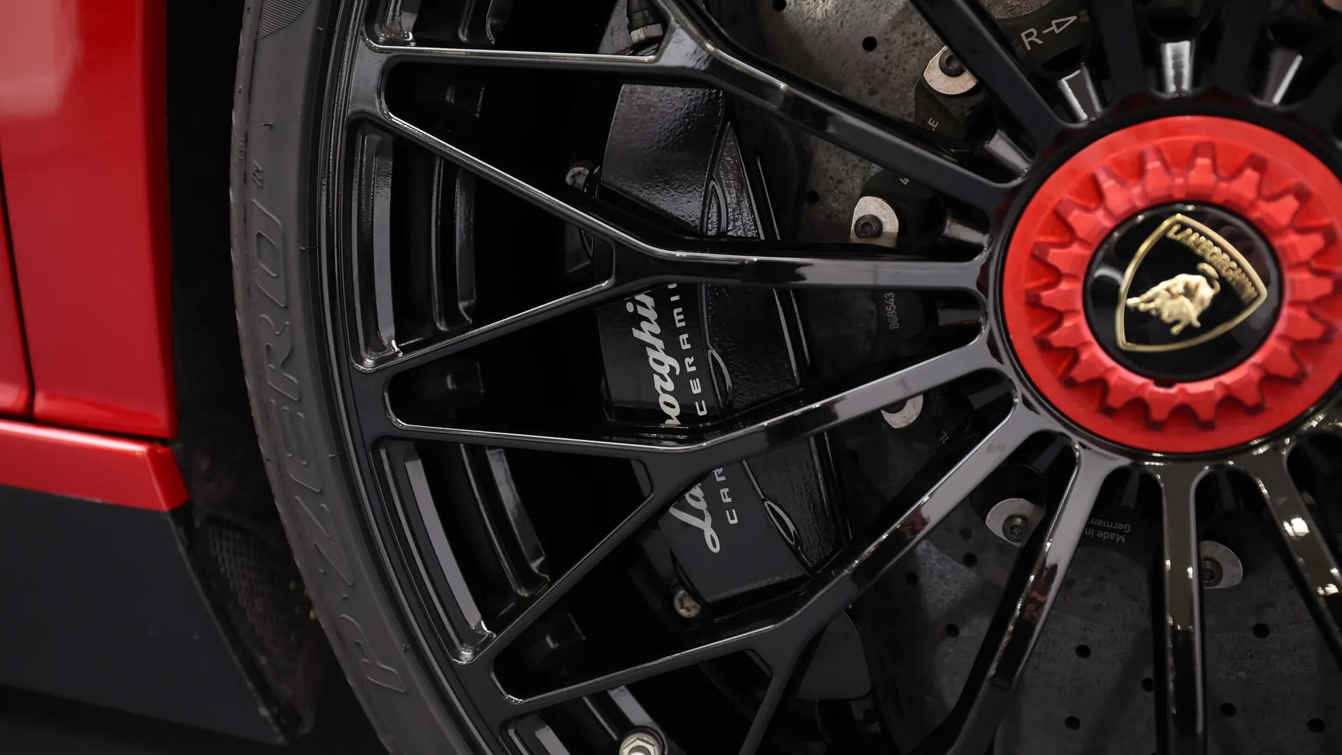 Lamborghini Aventador SV — photo 10