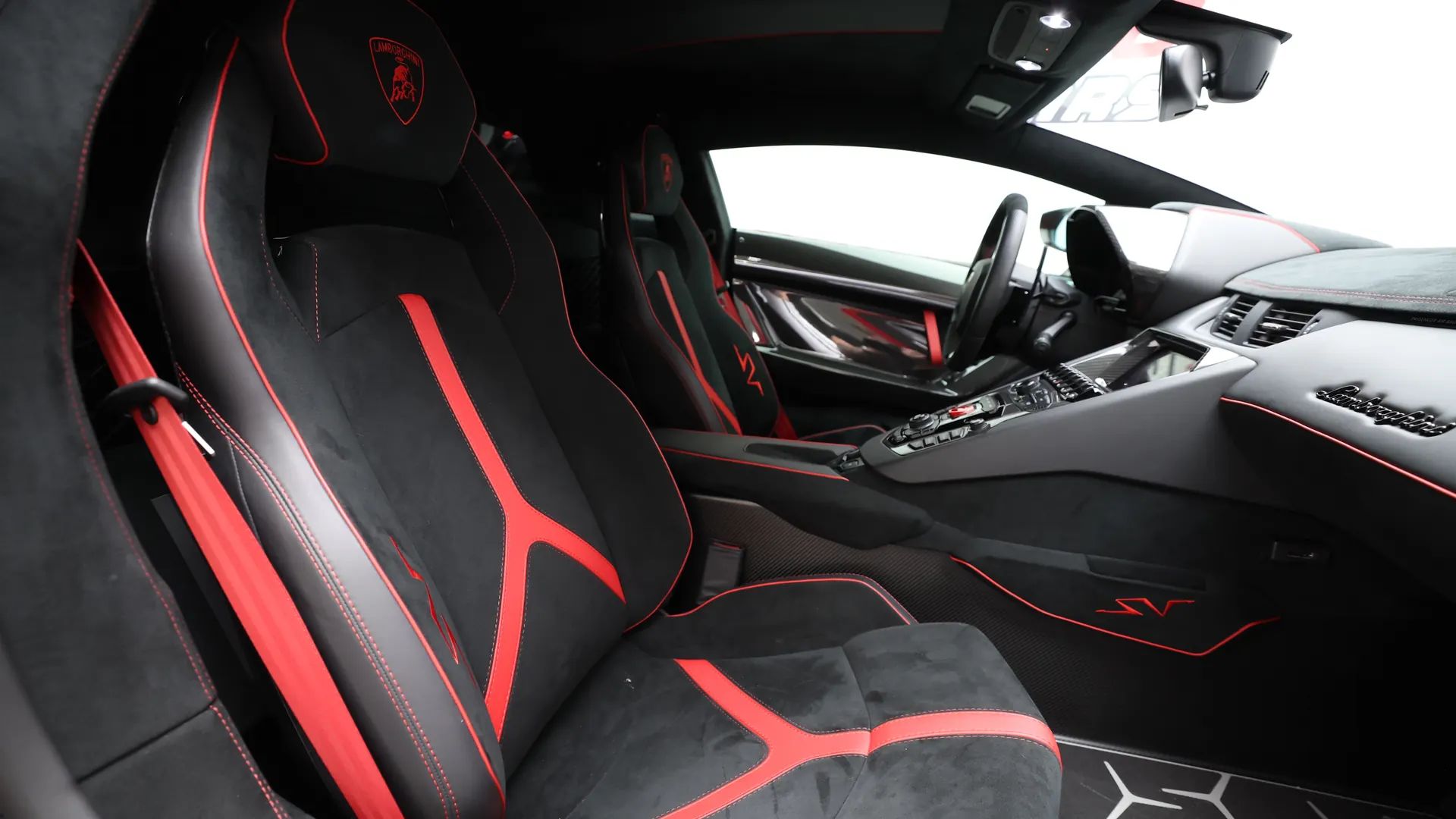 Lamborghini Aventador SV — photo 31