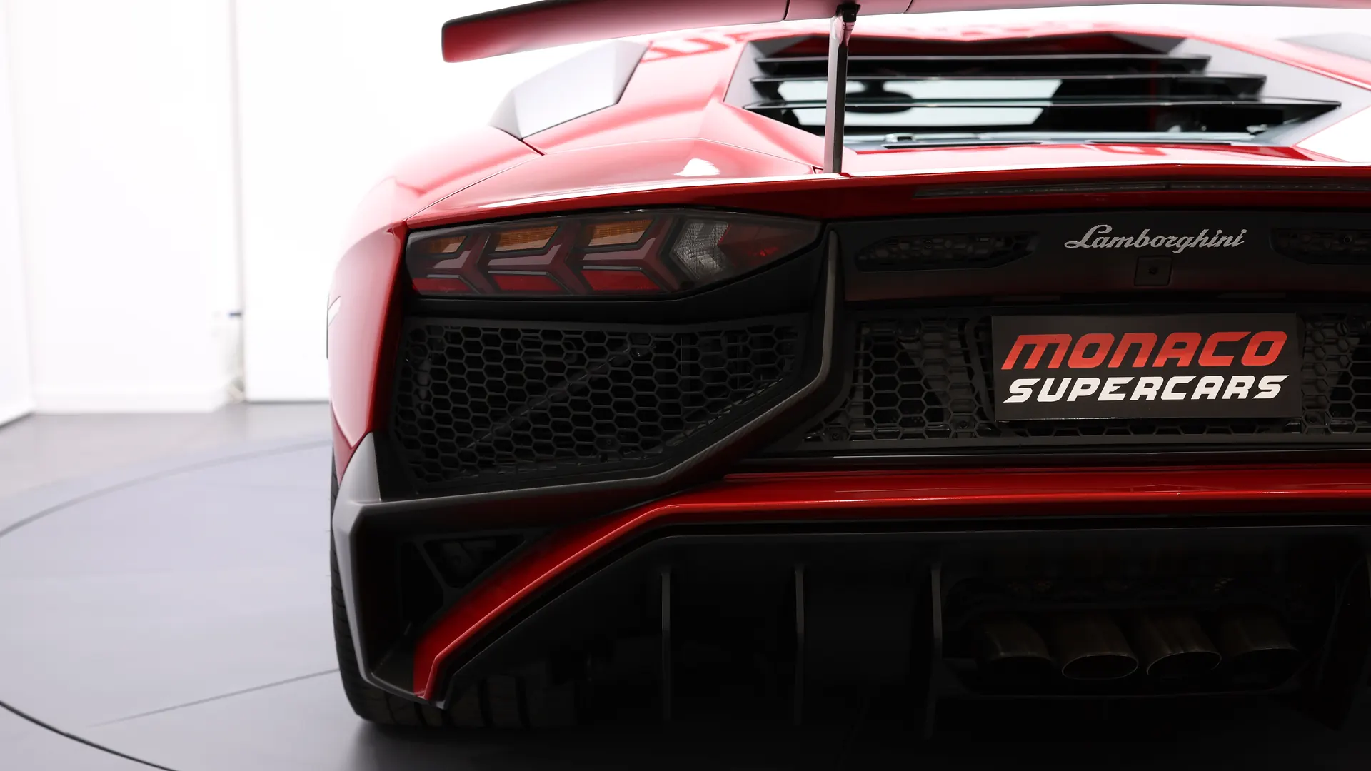 Lamborghini Aventador SV — photo 28