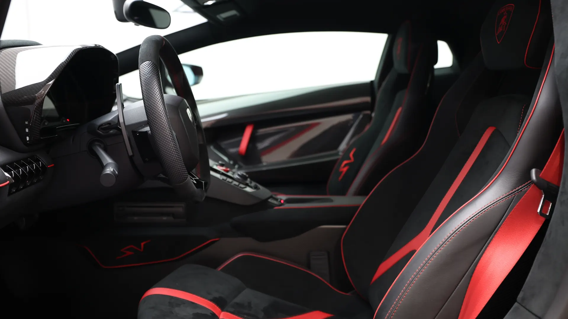 Lamborghini Aventador SV — photo 16