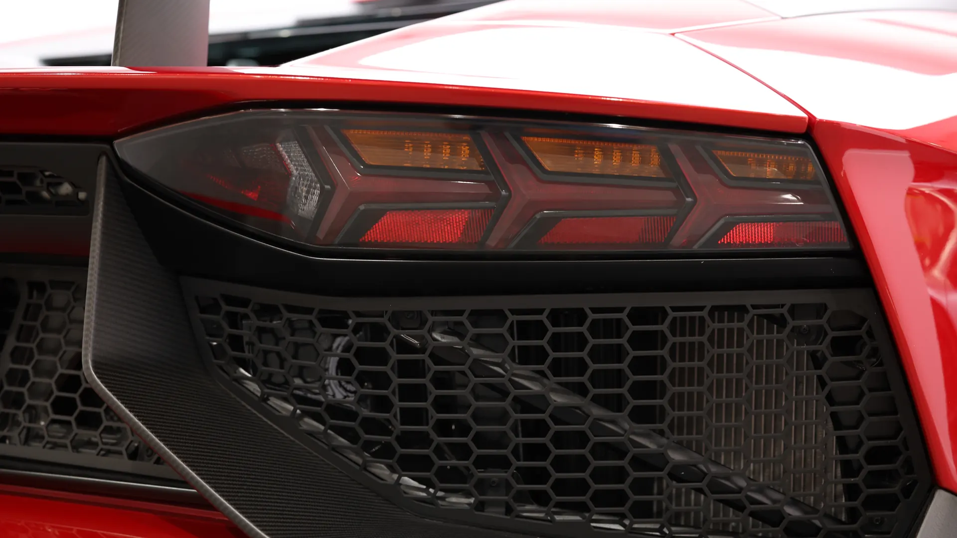 Lamborghini Aventador SV — photo 19