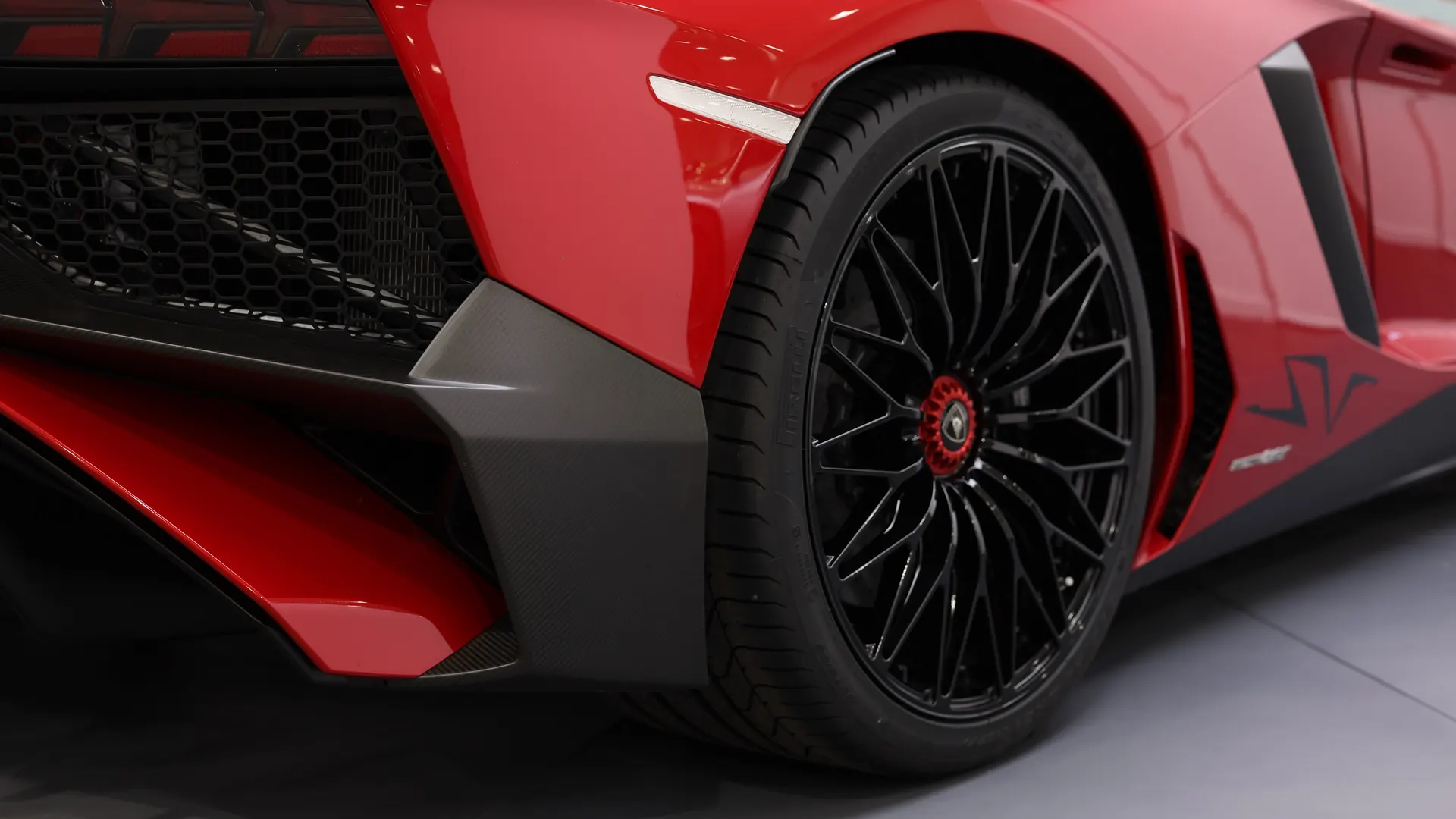Lamborghini Aventador SV — photo 8