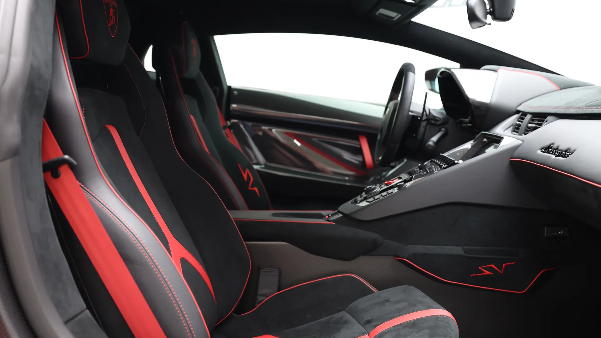 Lamborghini Aventador SV — photo 49