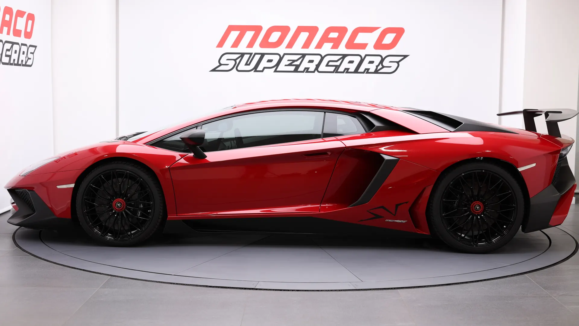Lamborghini Aventador SV — photo 17
