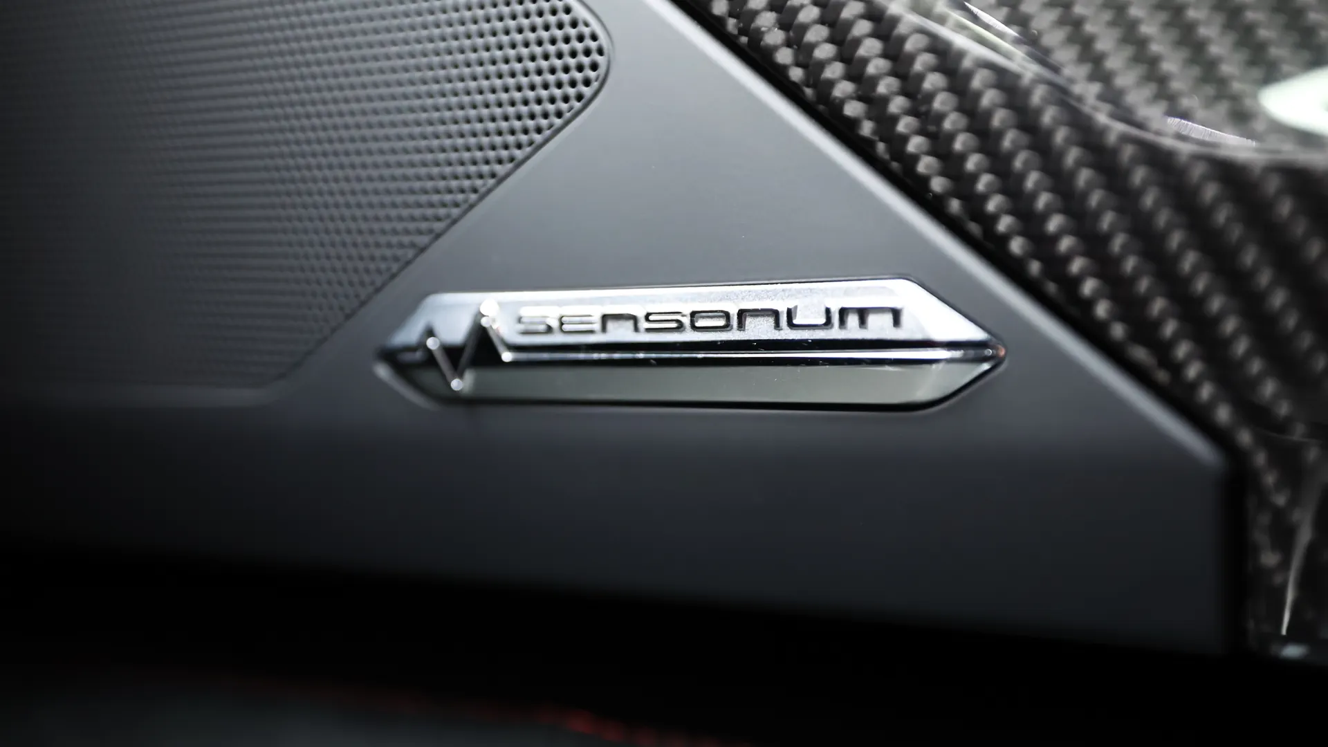 Lamborghini Aventador SV — photo 37