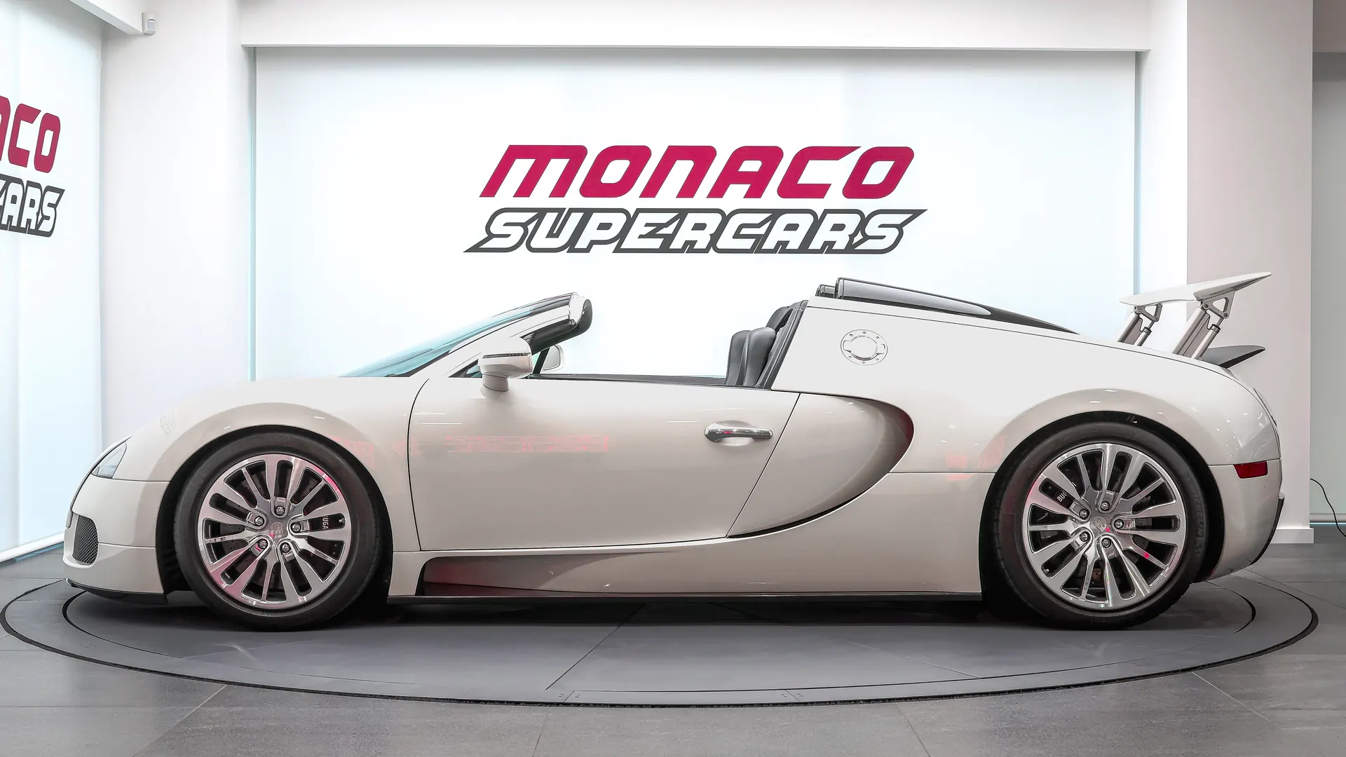 Bugatti Veyron Grand Sport — photo 18
