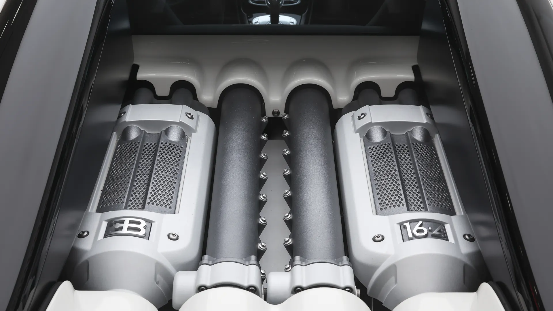 Bugatti Veyron Grand Sport — photo 14