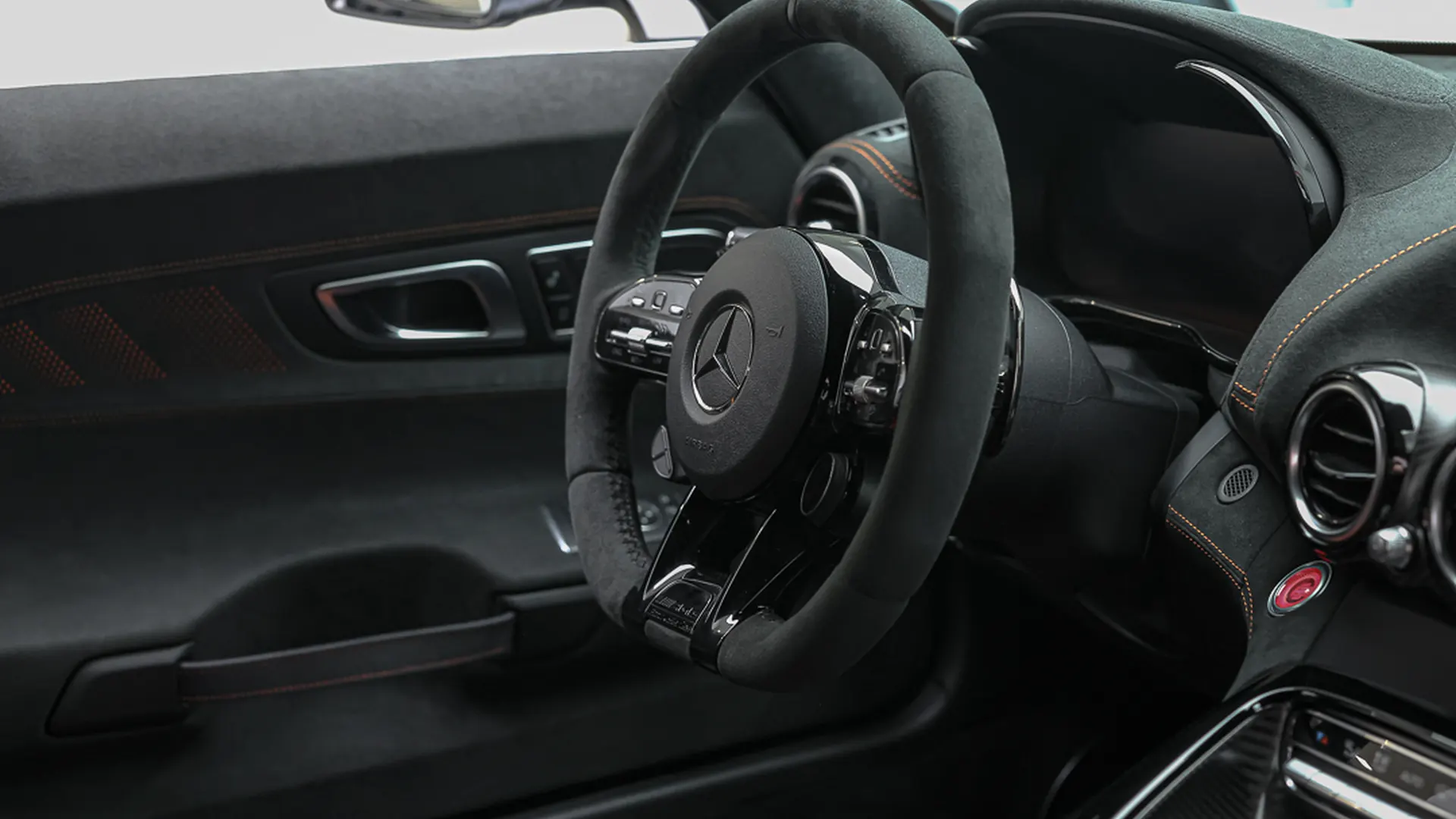 Mercedes AMG GT Black Series — photo 15