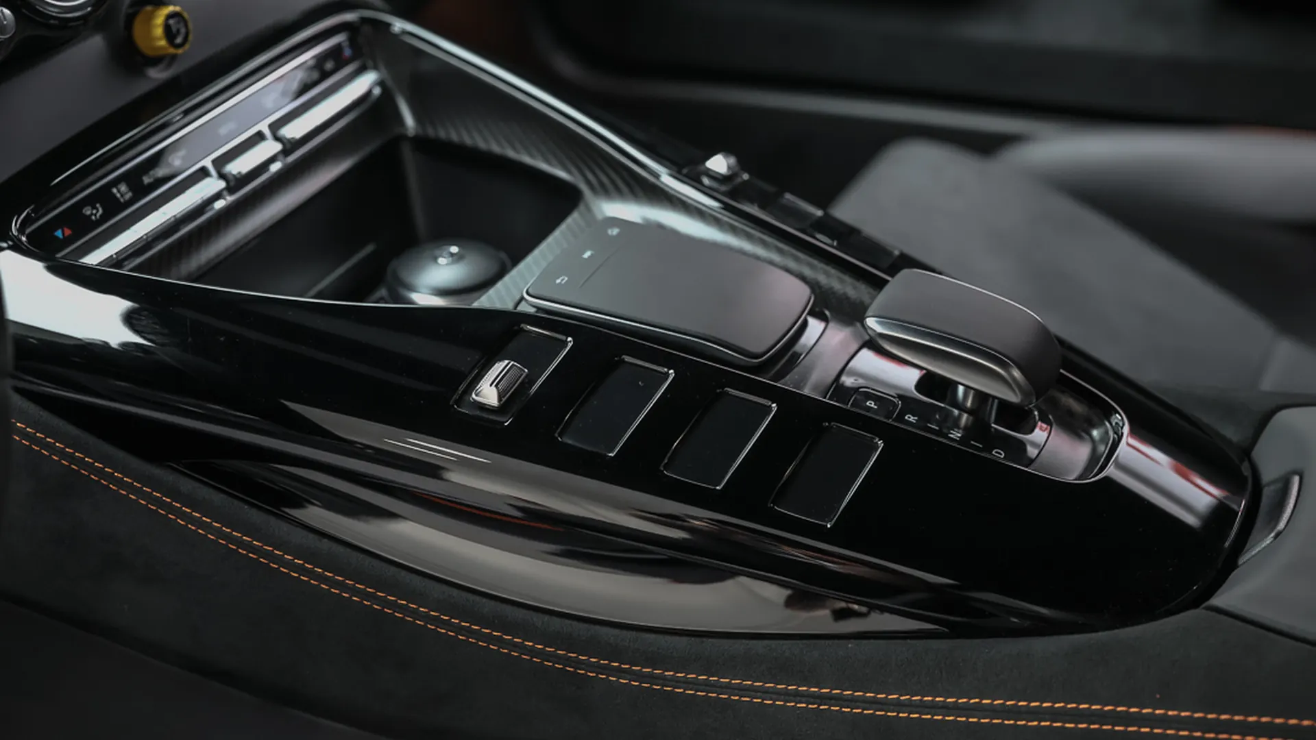 Mercedes AMG GT Black Series — photo 31