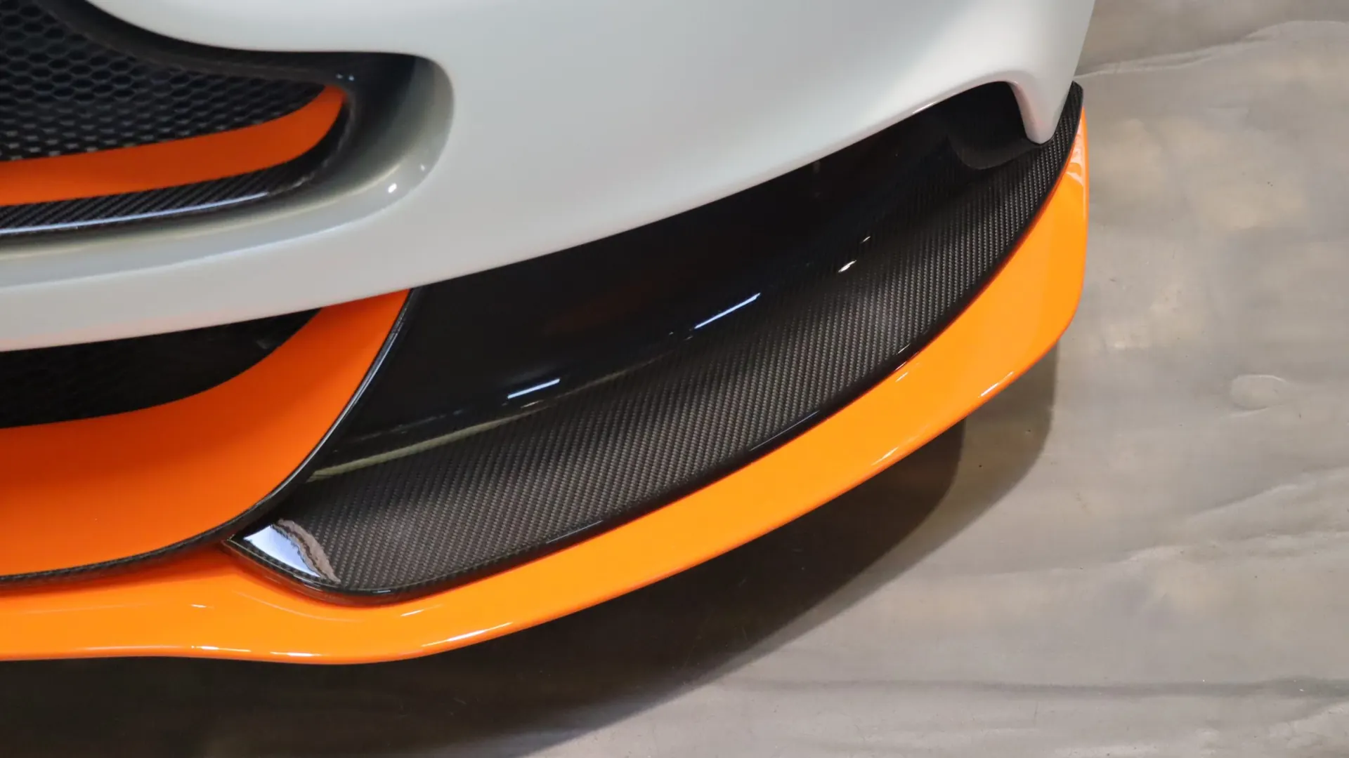 Aston Martin VANTAGE — photo 41