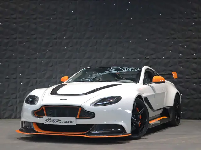 Aston Martin VANTAGE