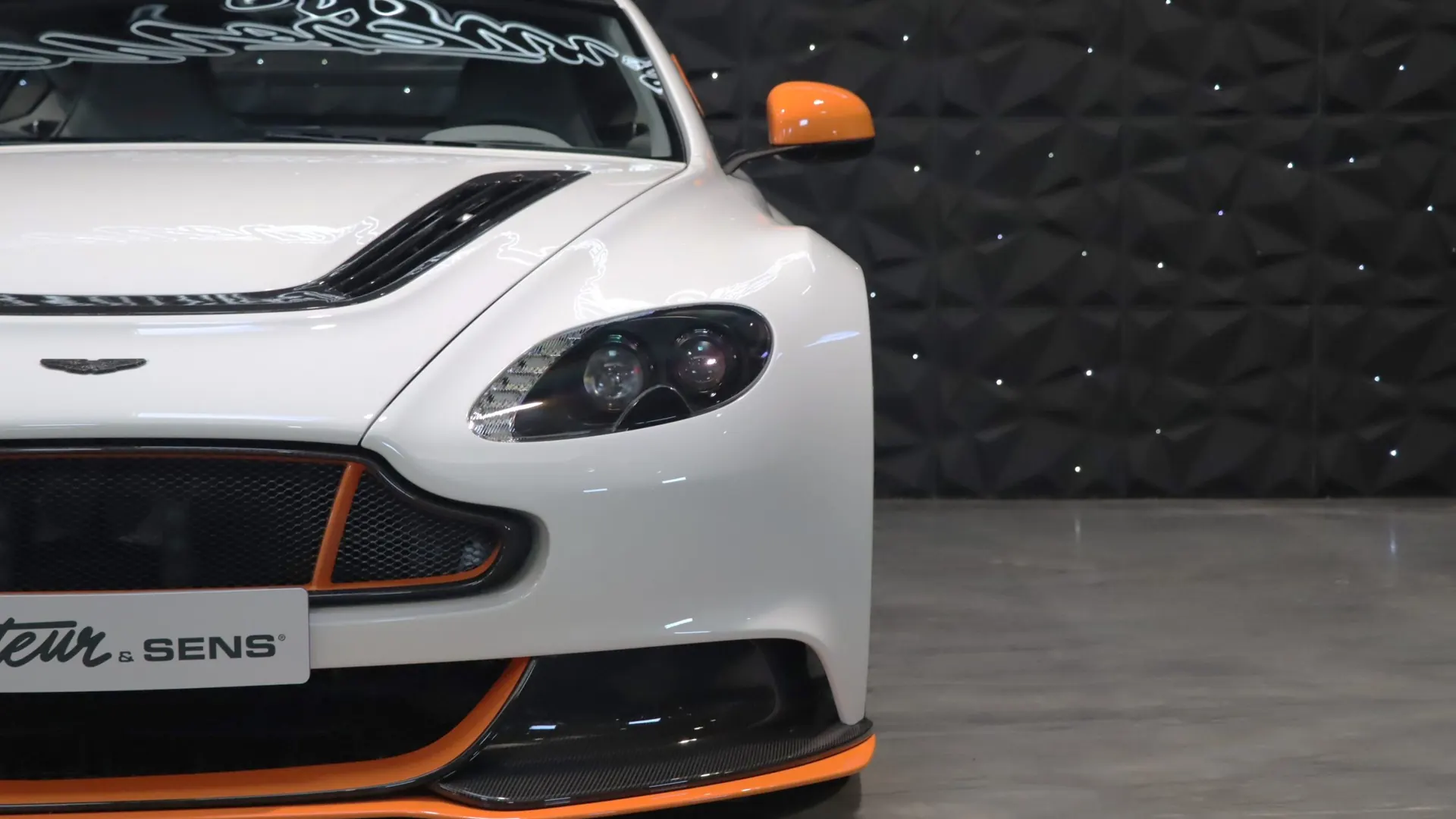 Aston Martin VANTAGE — photo 35