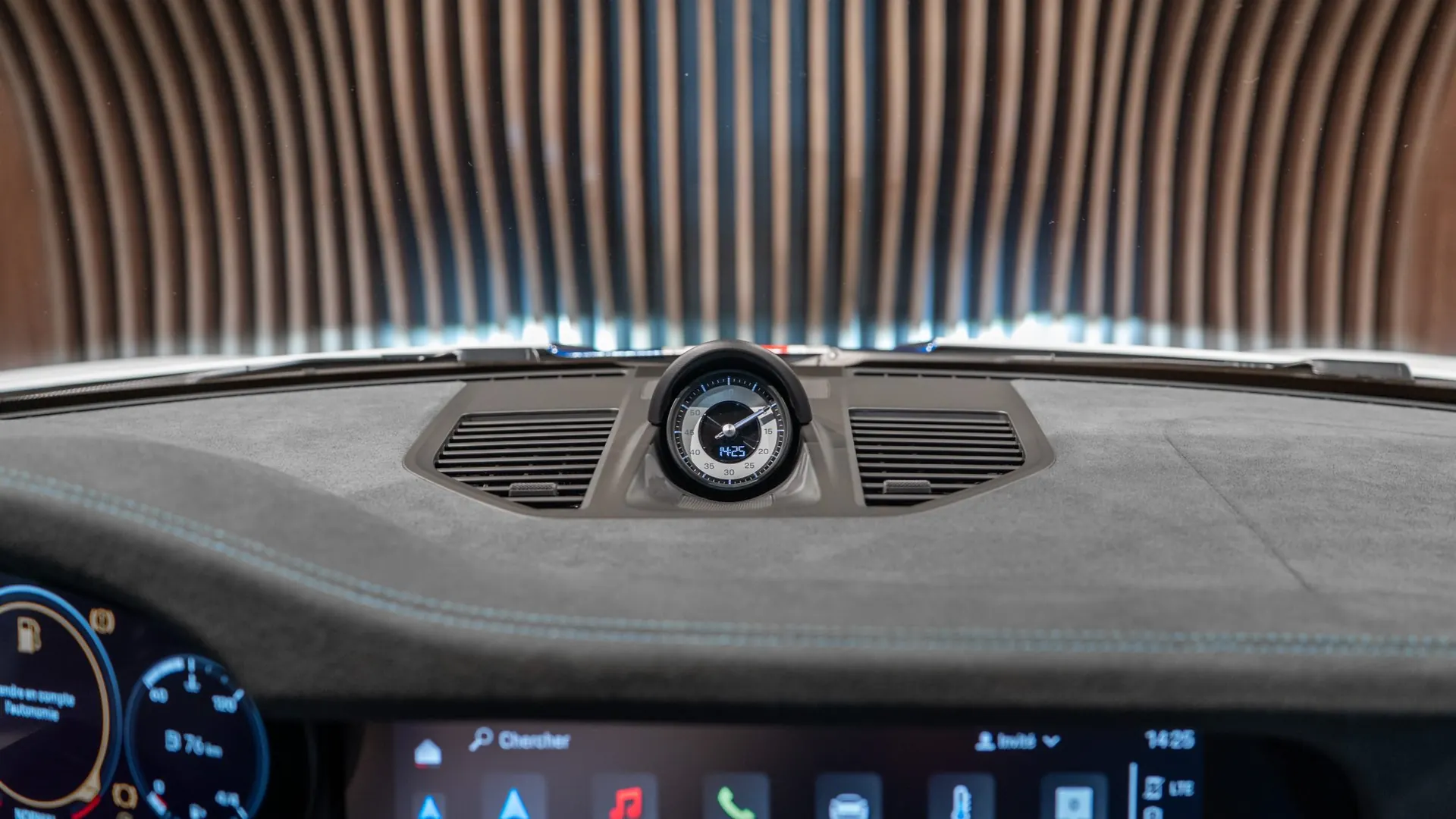 Porsche 911 — photo 28