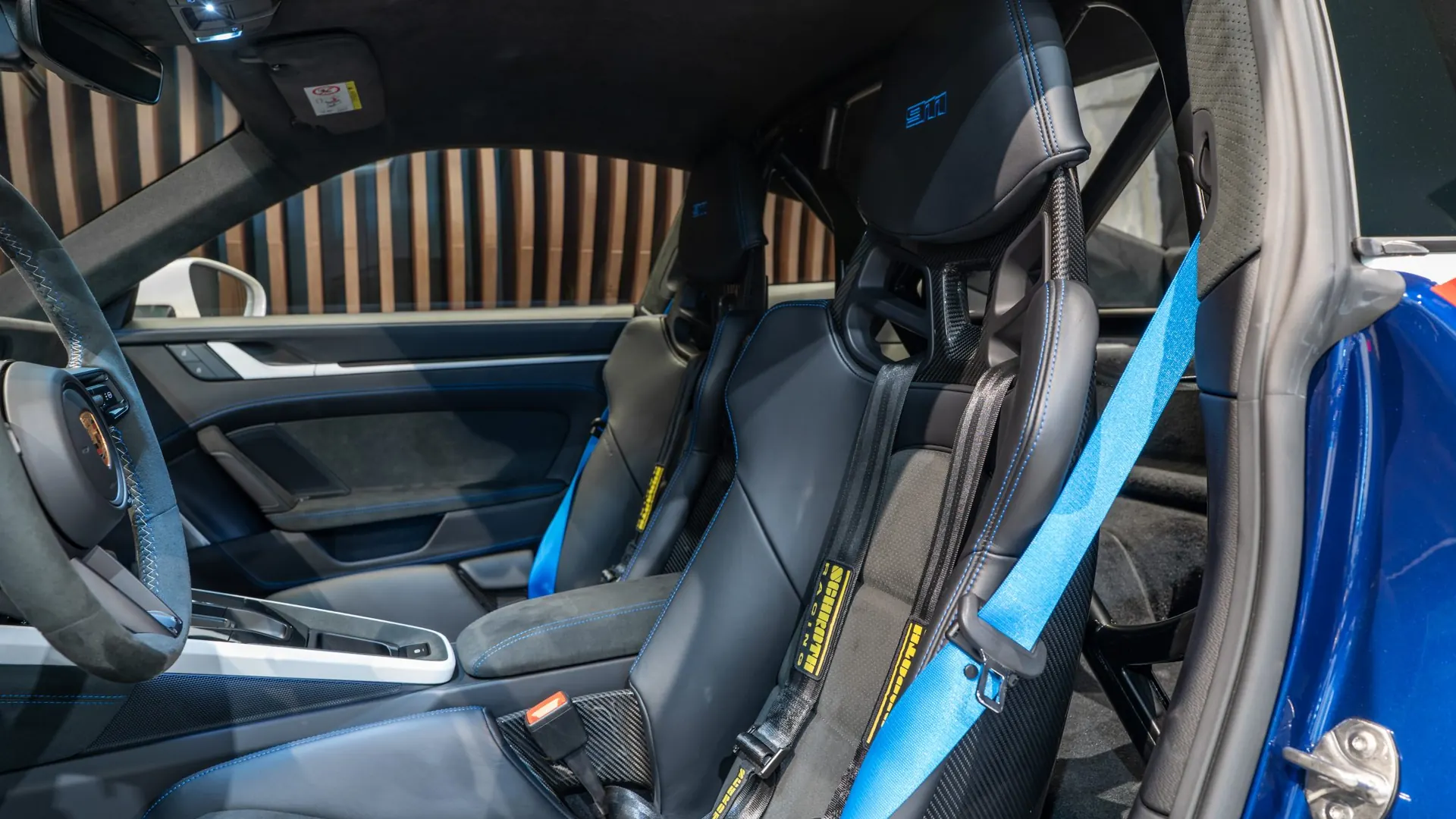 Porsche 911 — photo 8