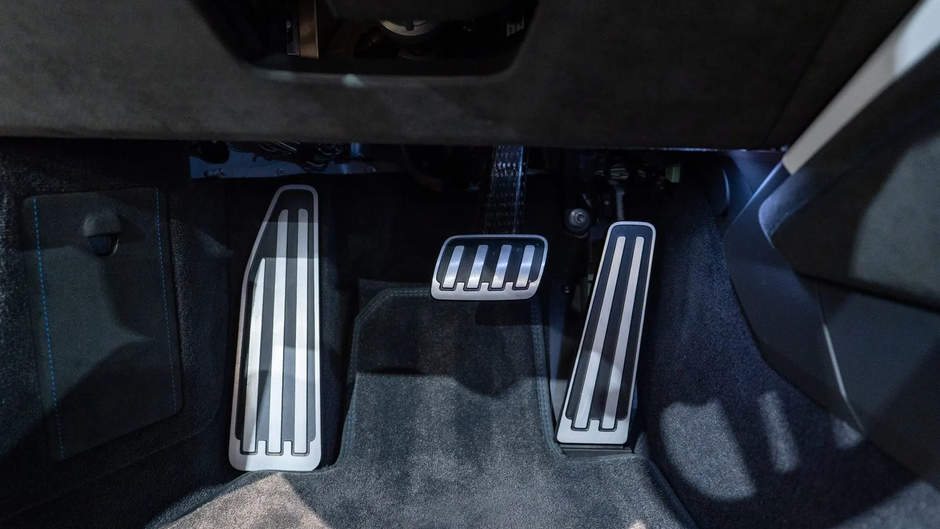 Porsche 911 — photo 18