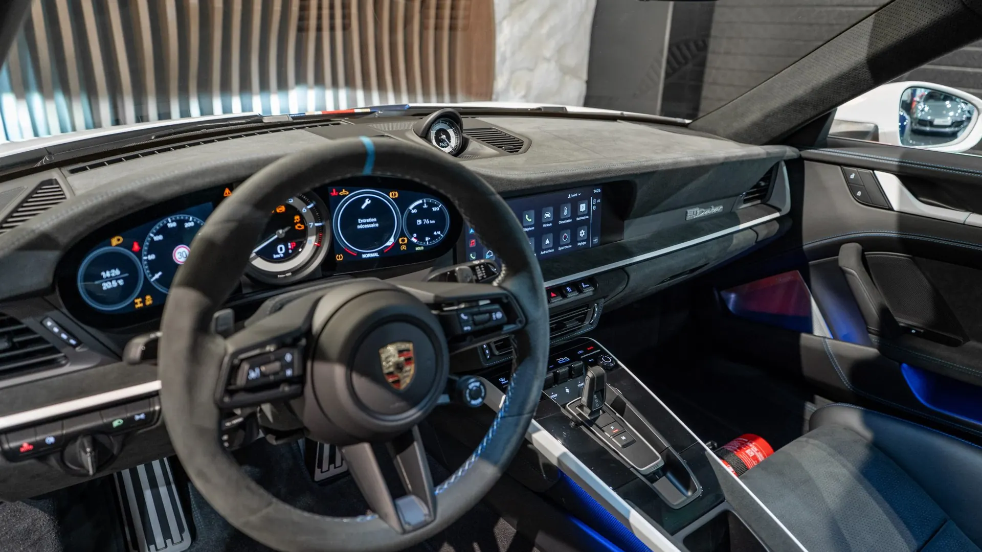 Porsche 911 — photo 31