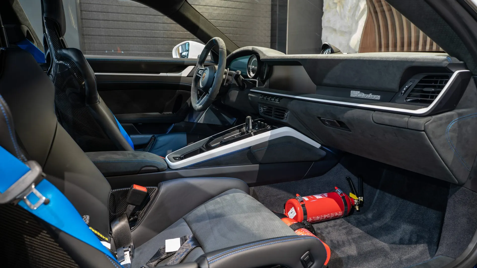 Porsche 911 — photo 11