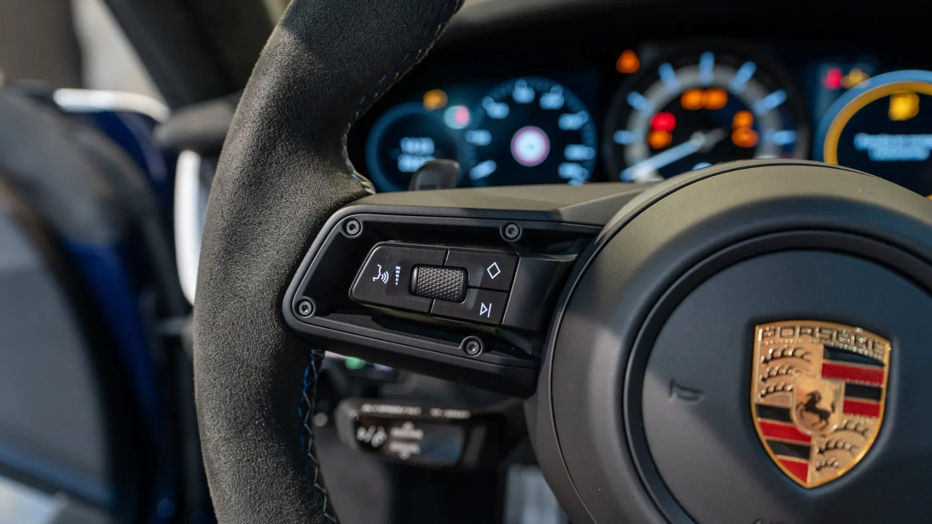 Porsche 911 — photo 25