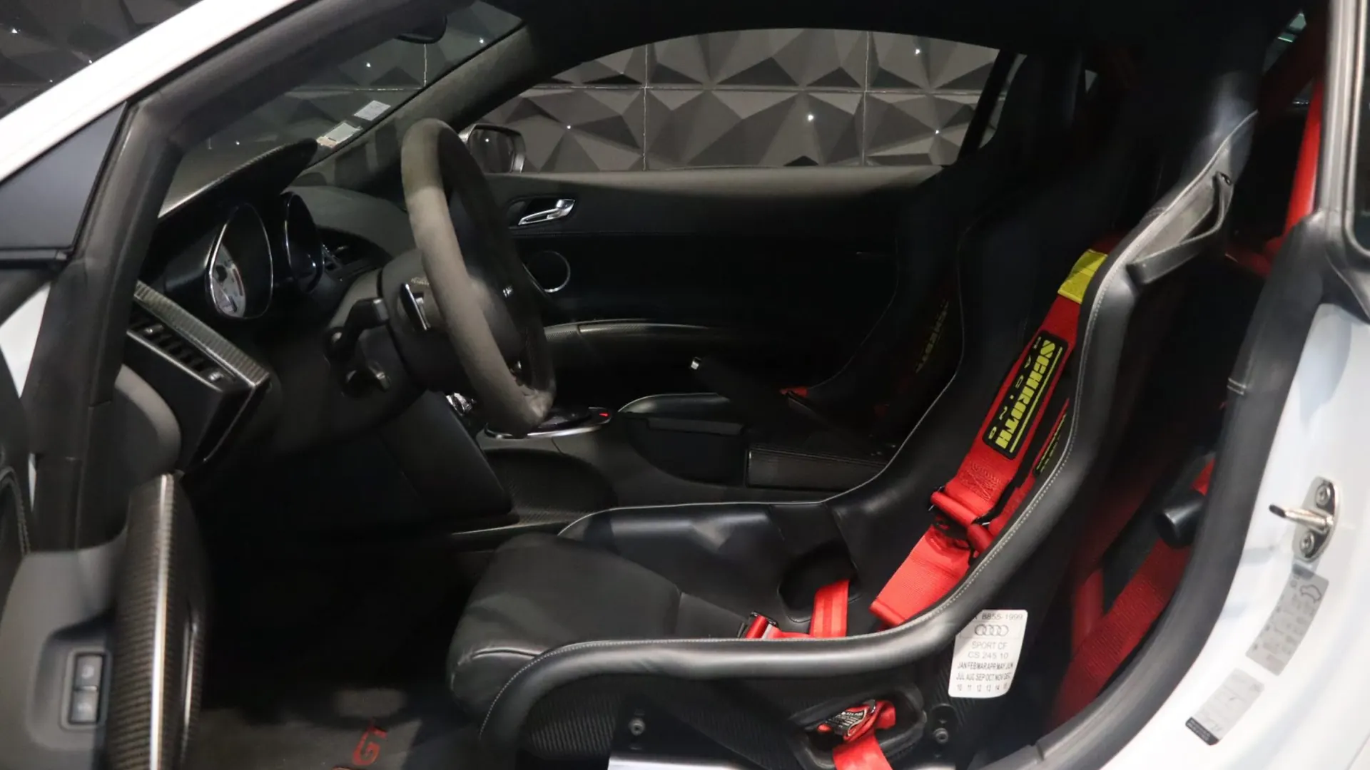 Audi R8 — photo 7