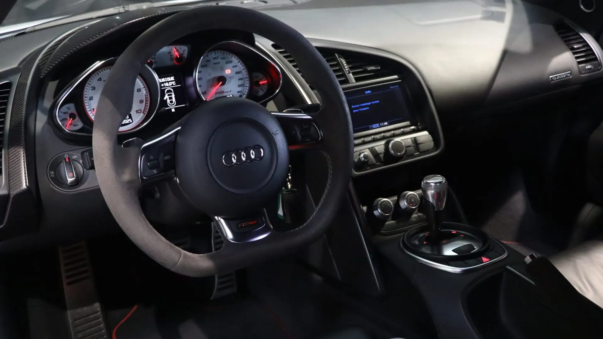 Audi R8 — photo 16
