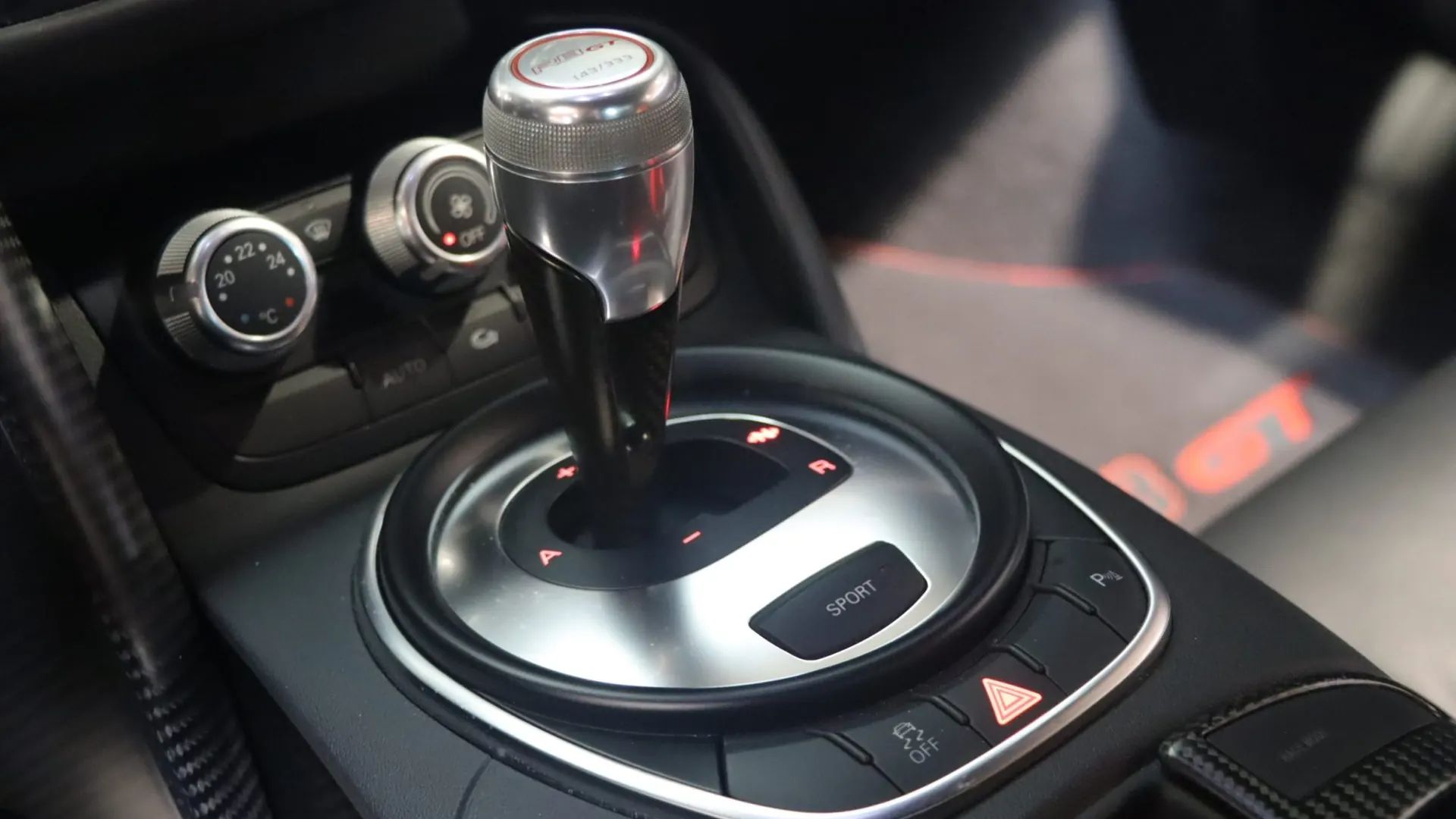 Audi R8 — photo 28